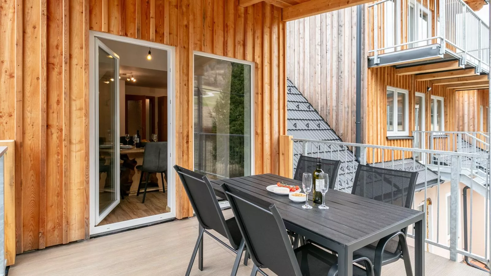 NRV Top 567 XL-Terrace balcony