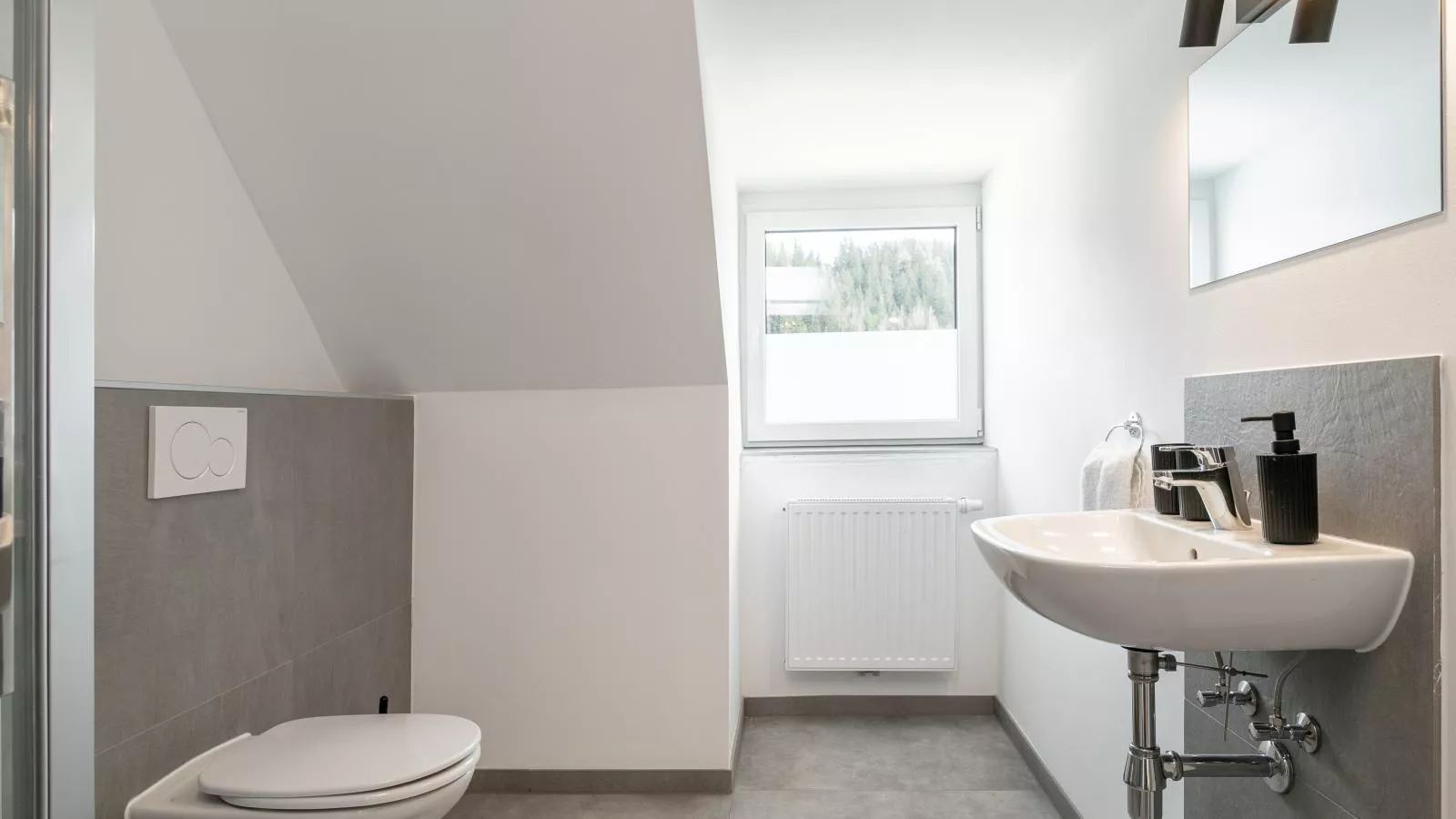 NRV Top 567 XL-Bathroom