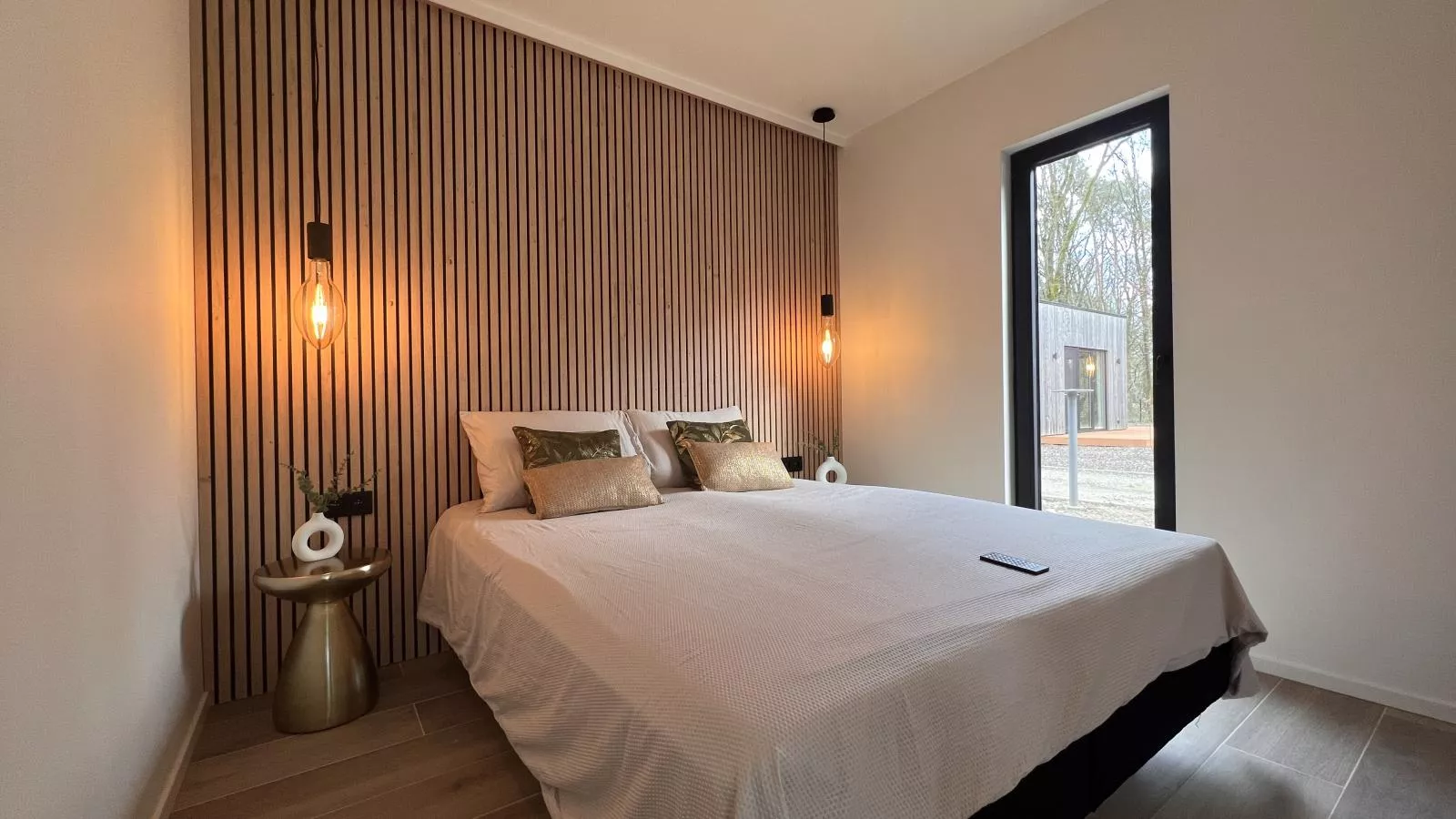 Thalor-Bedroom