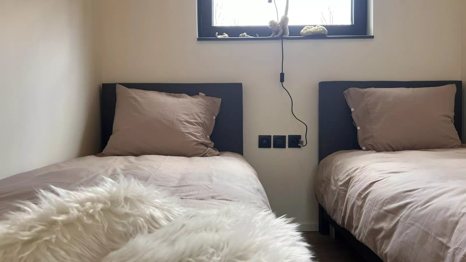 Thalor-Bedroom