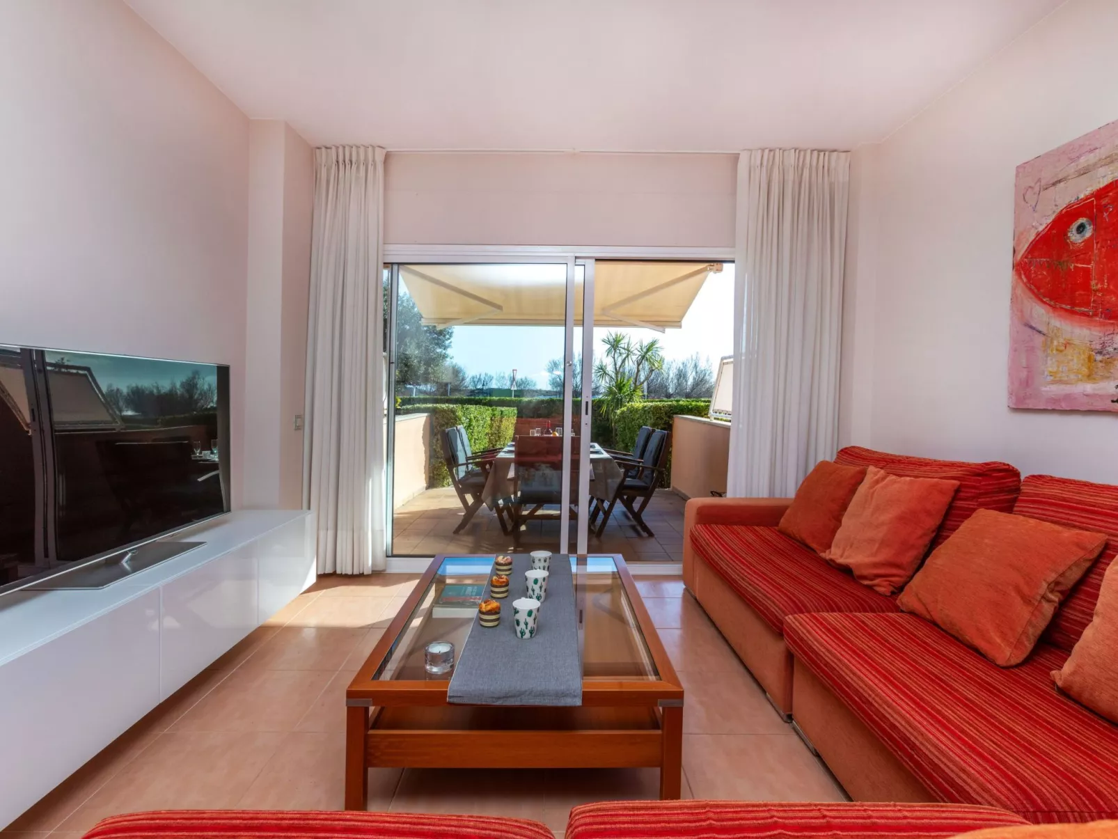 Port Pals with garden terrace-Inside