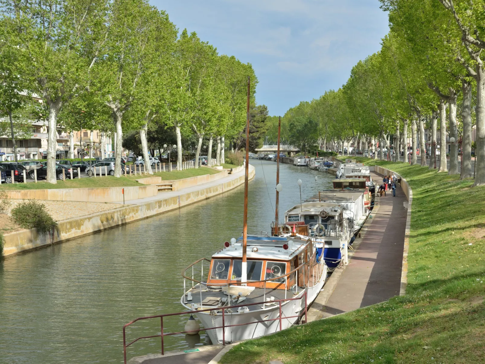 Les Platanes-Area