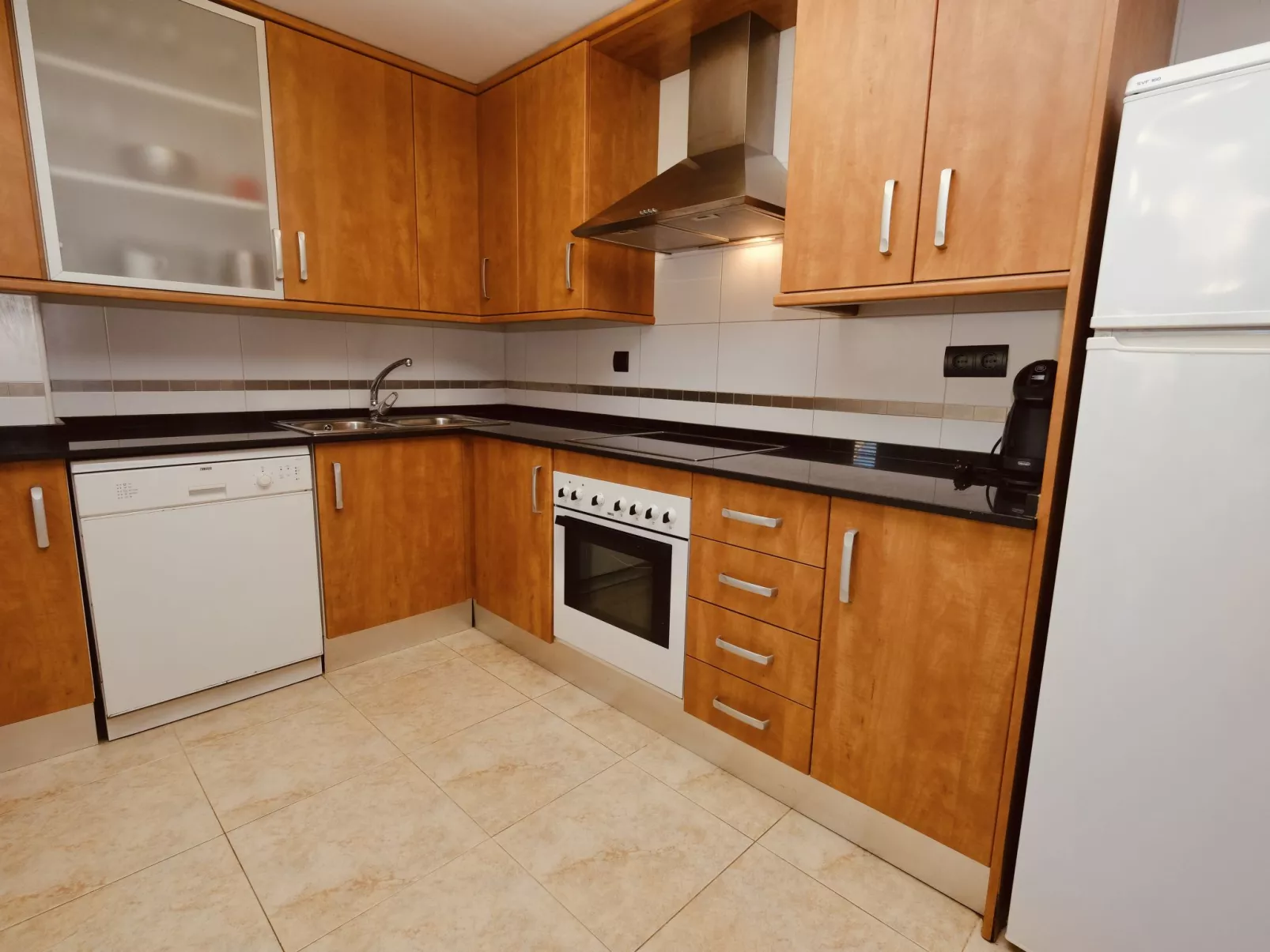 Residencial Golden Beach-Drinnen