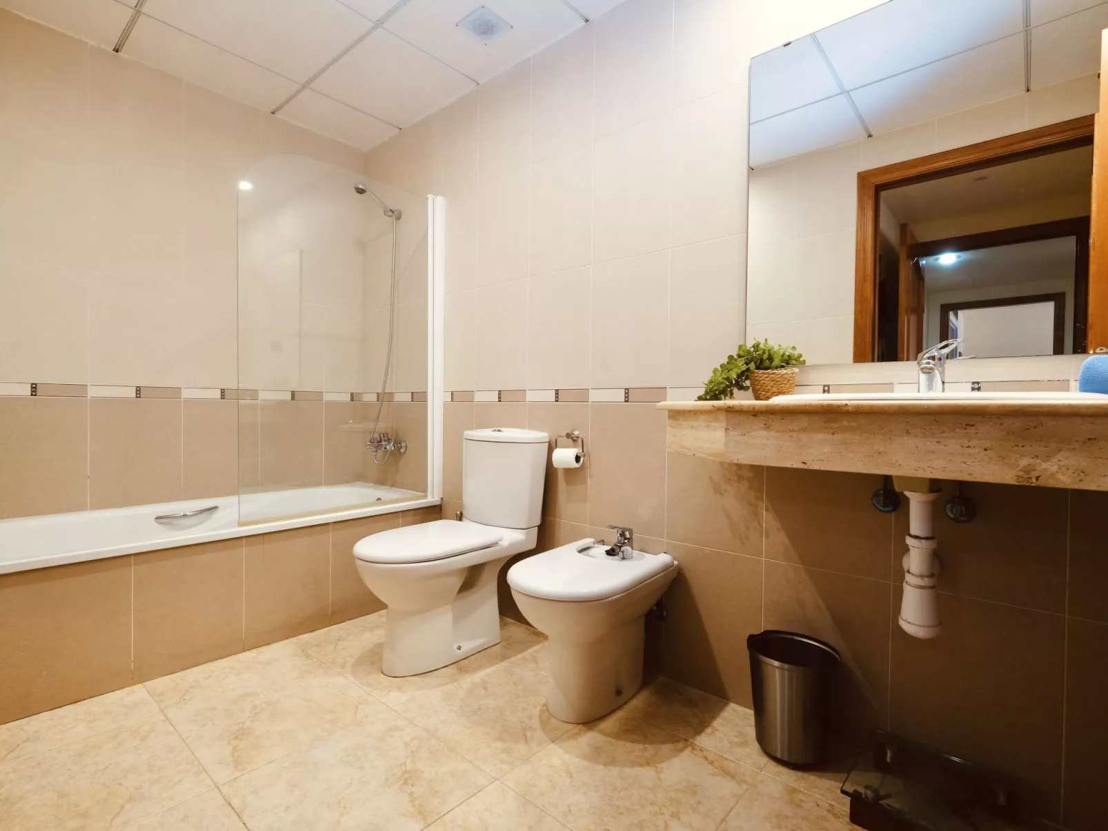 Residencial Golden Beach-Drinnen