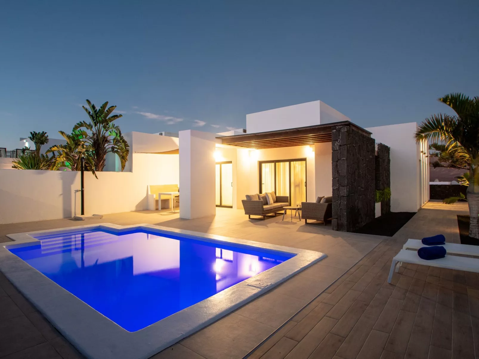 Villa Iris-Outside