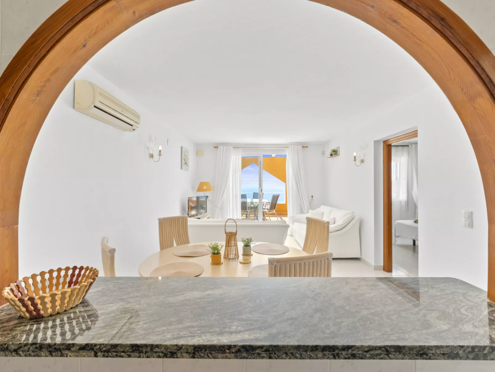 Las Brisas-Inside