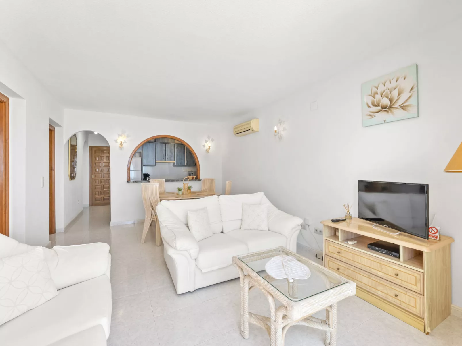 Las Brisas-Inside
