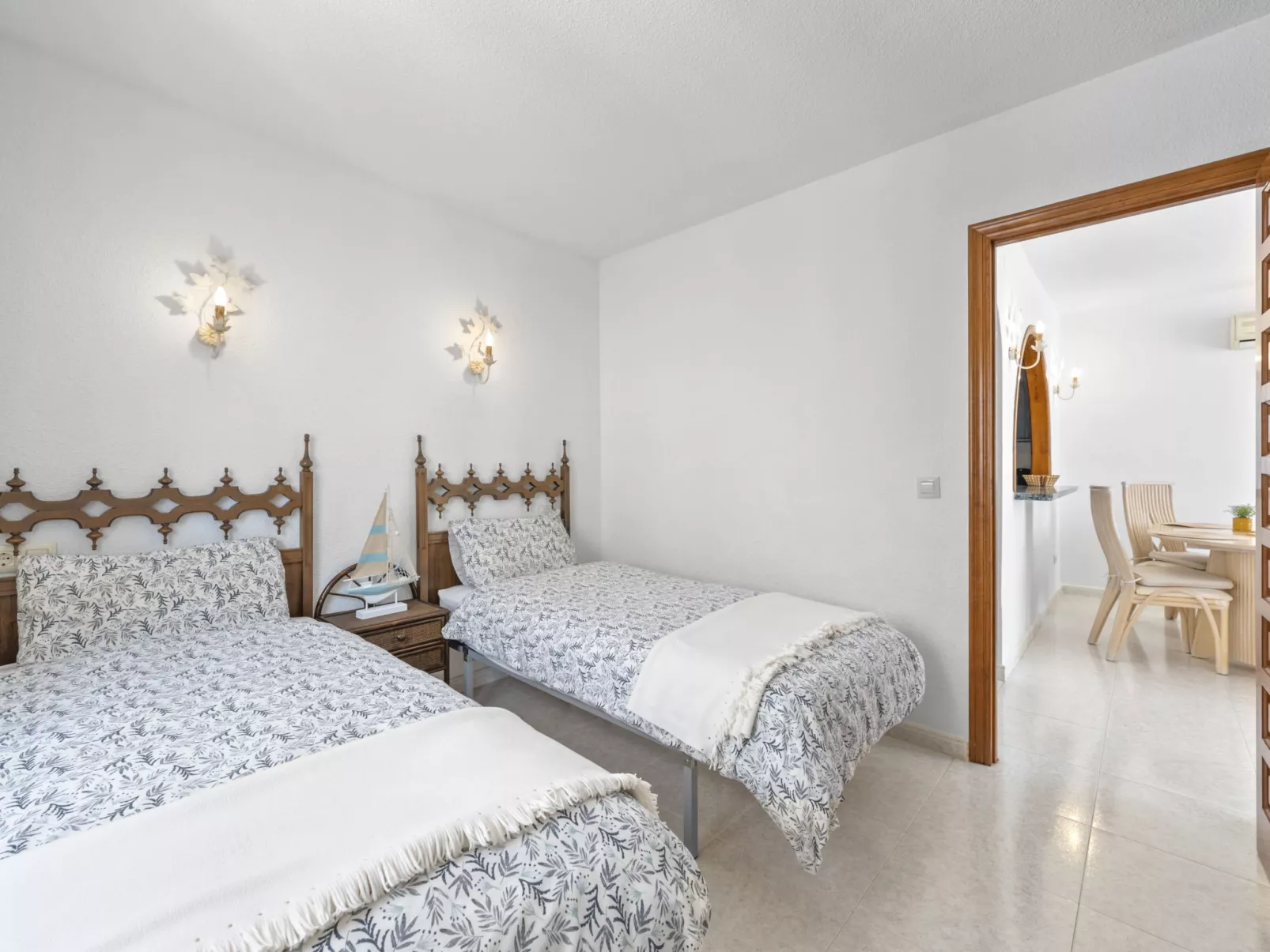 Las Brisas-Inside