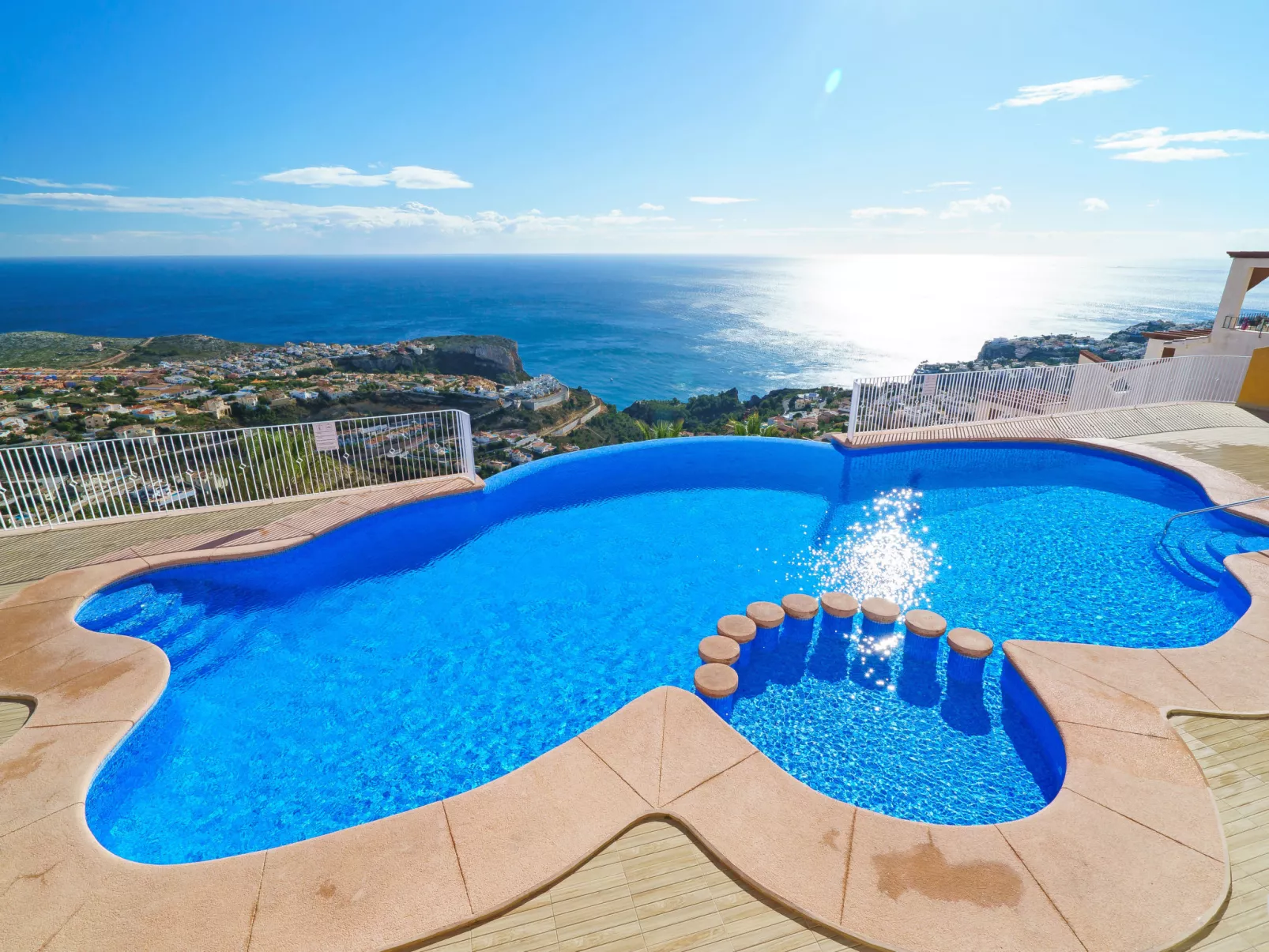 Las Brisas-Inside
