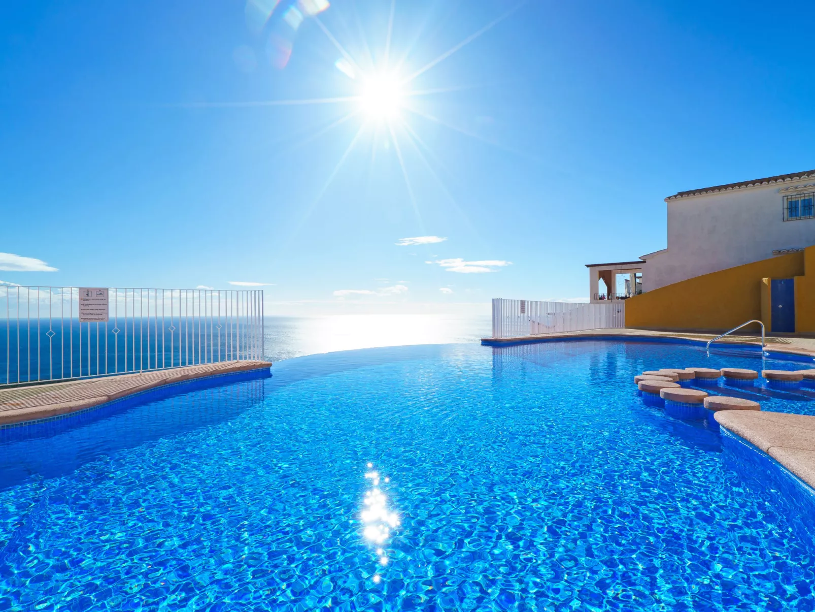 Las Brisas-Inside