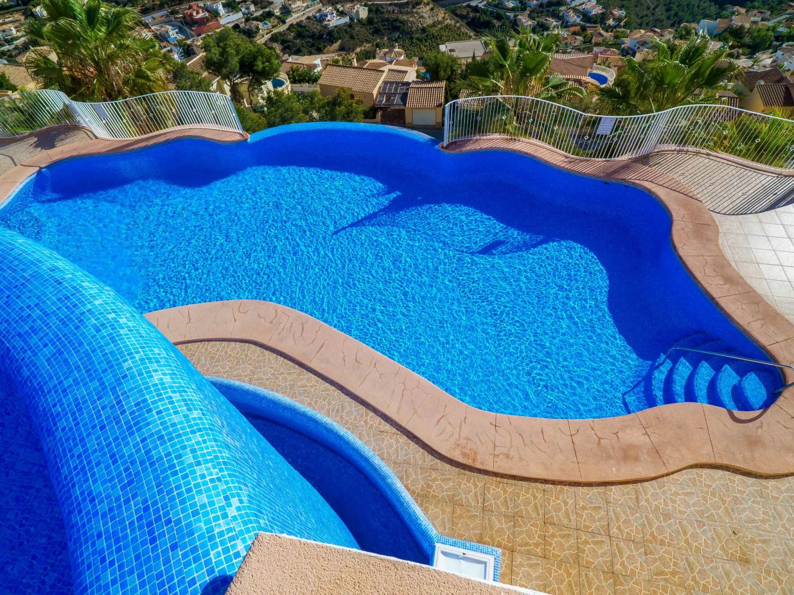 Las Brisas-Inside