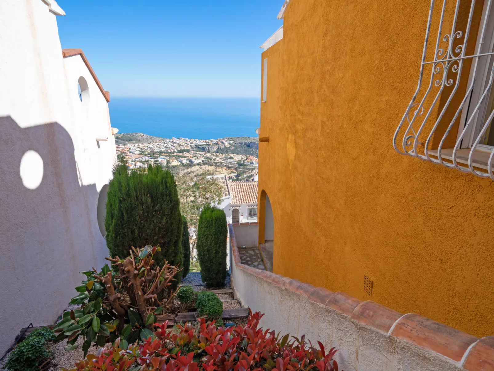 Las Brisas-Inside