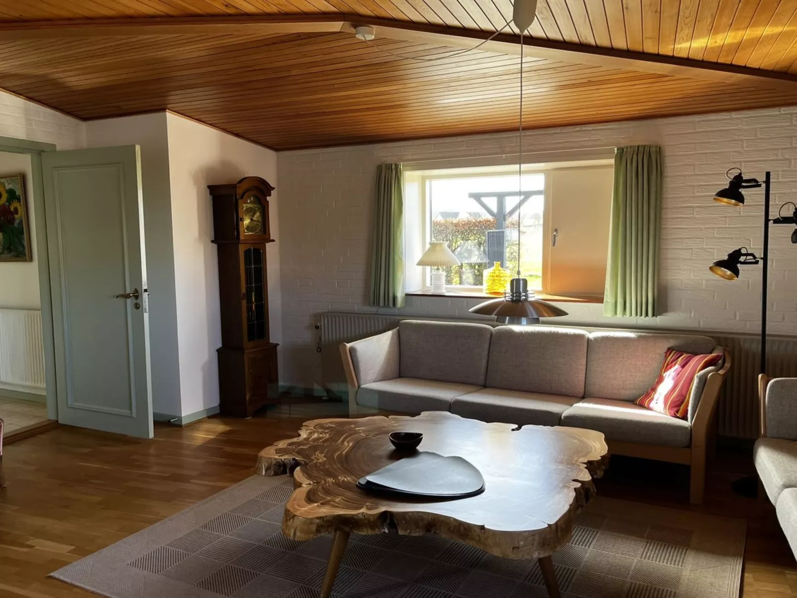 "Edithe" - 250m from the sea-Drinnen