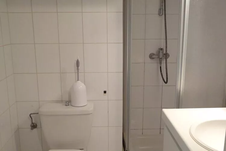SEAWIND 502-Bathroom