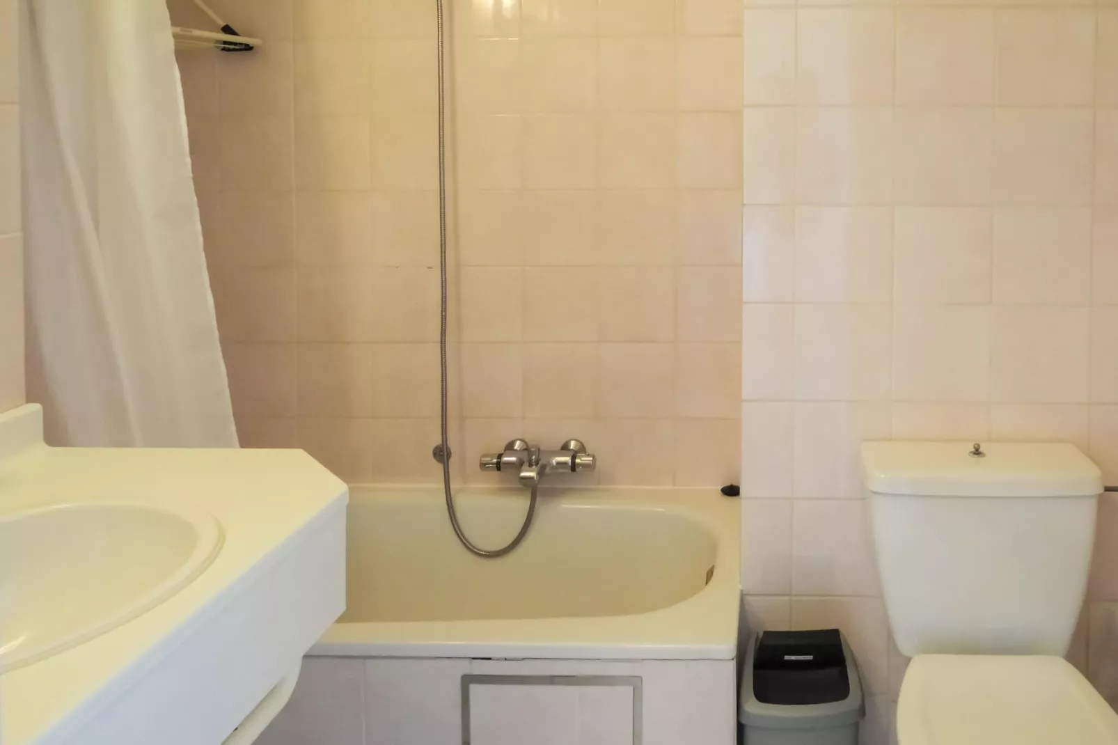 SCORPIO B 0603GAR-Bathroom