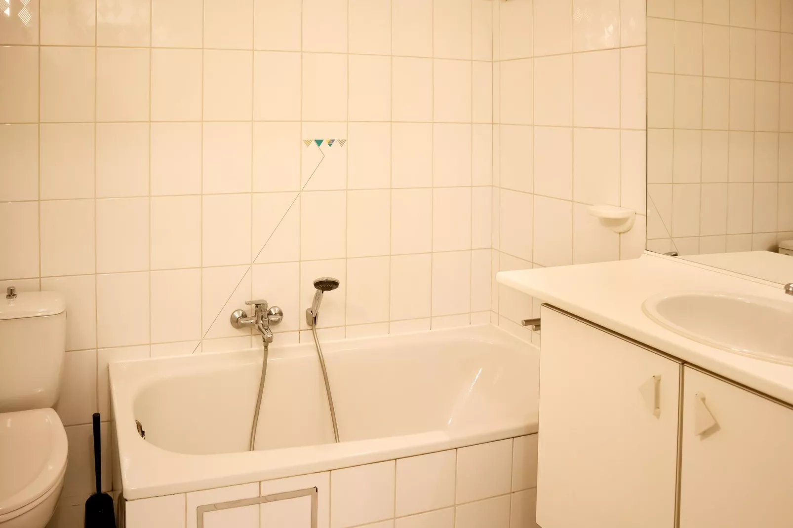 SCORPIO BI 403-Bathroom