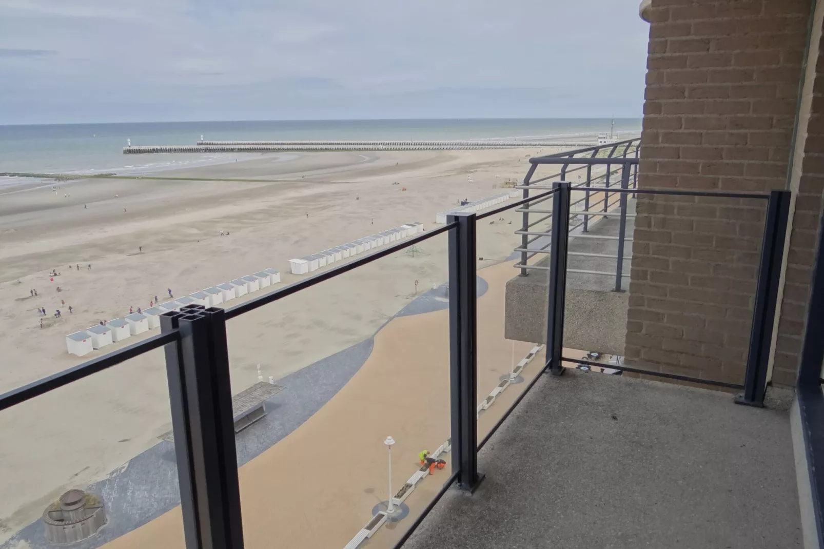 CASINO AB A0803GAR-Terrace balcony