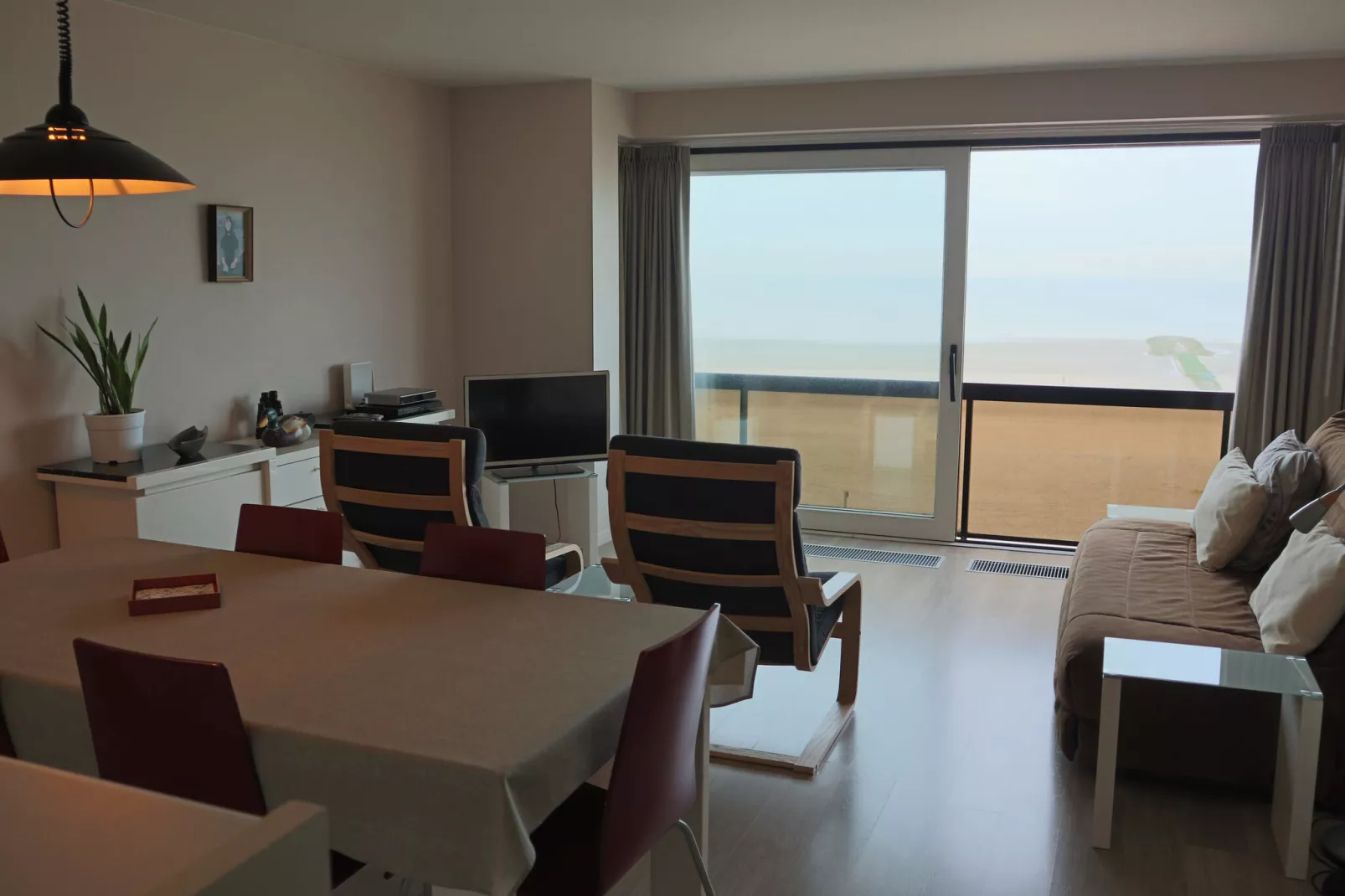 NEMROD 401-Dining room