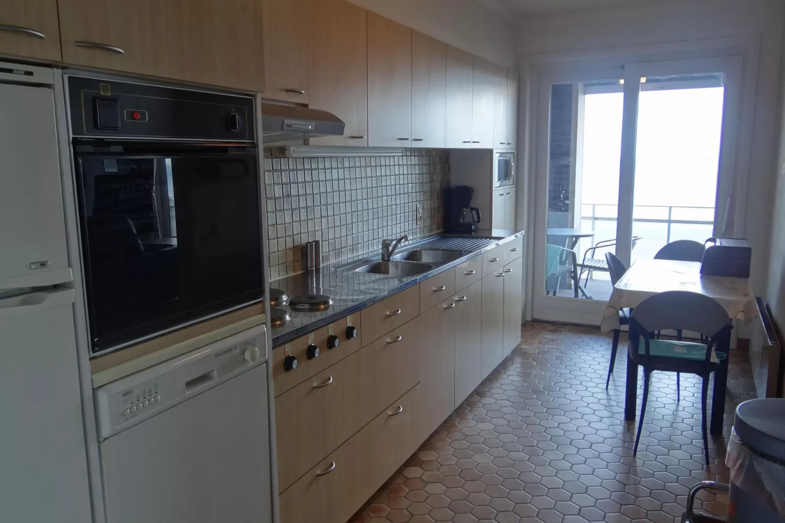 AMBASSADE 0501GAR-Cuisine