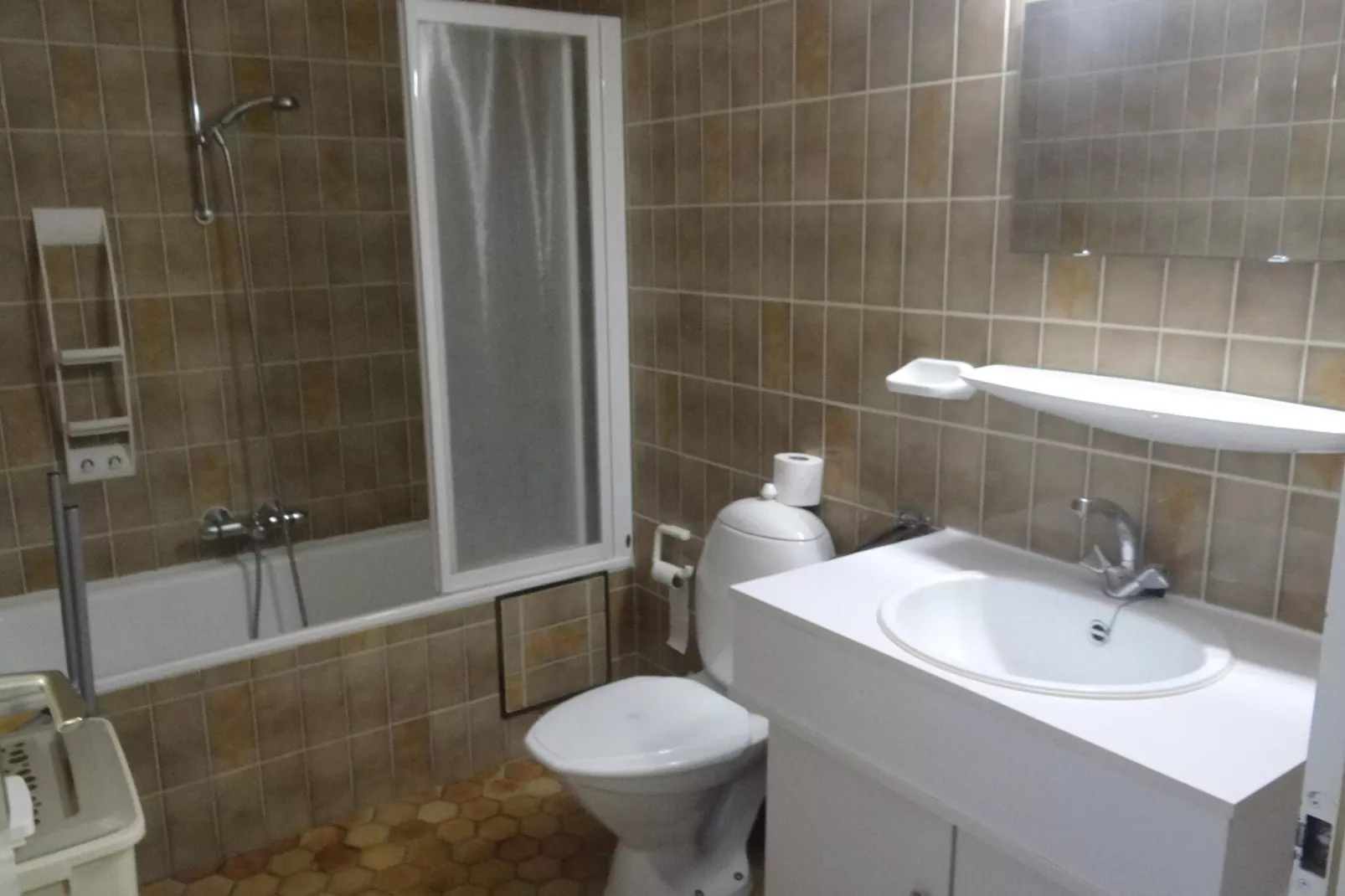 AMBASSADE 0501GAR-Salle de bain