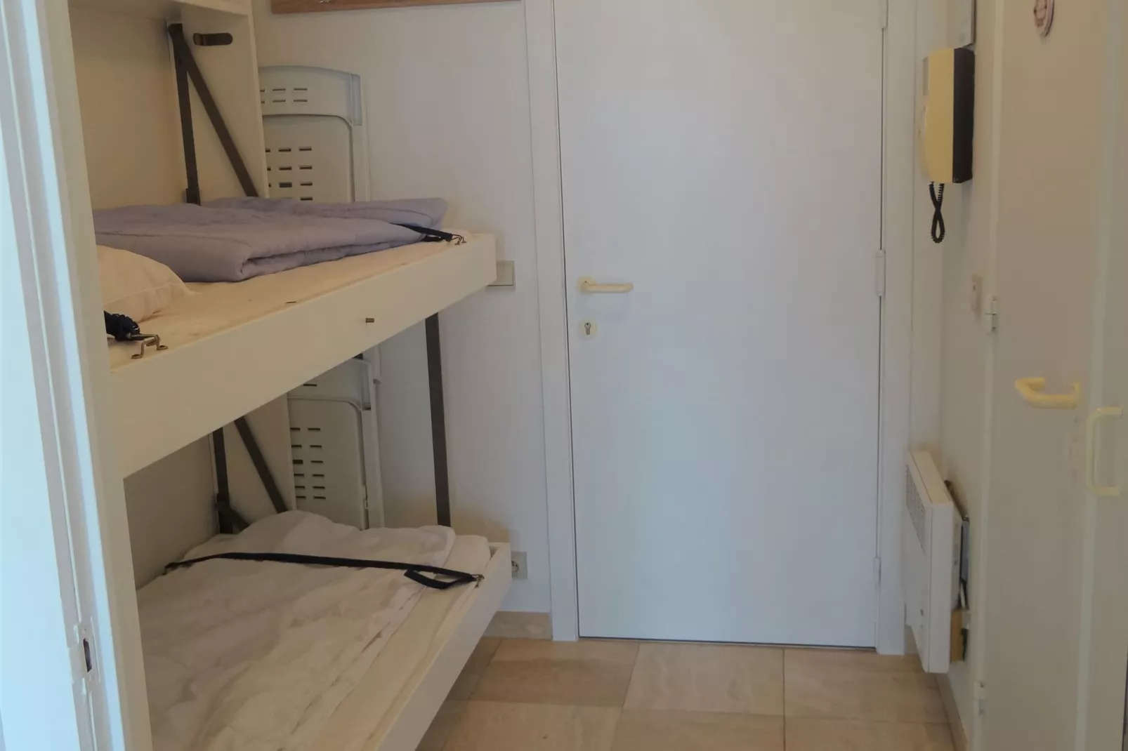 DEN OEVER III 302-Bedroom