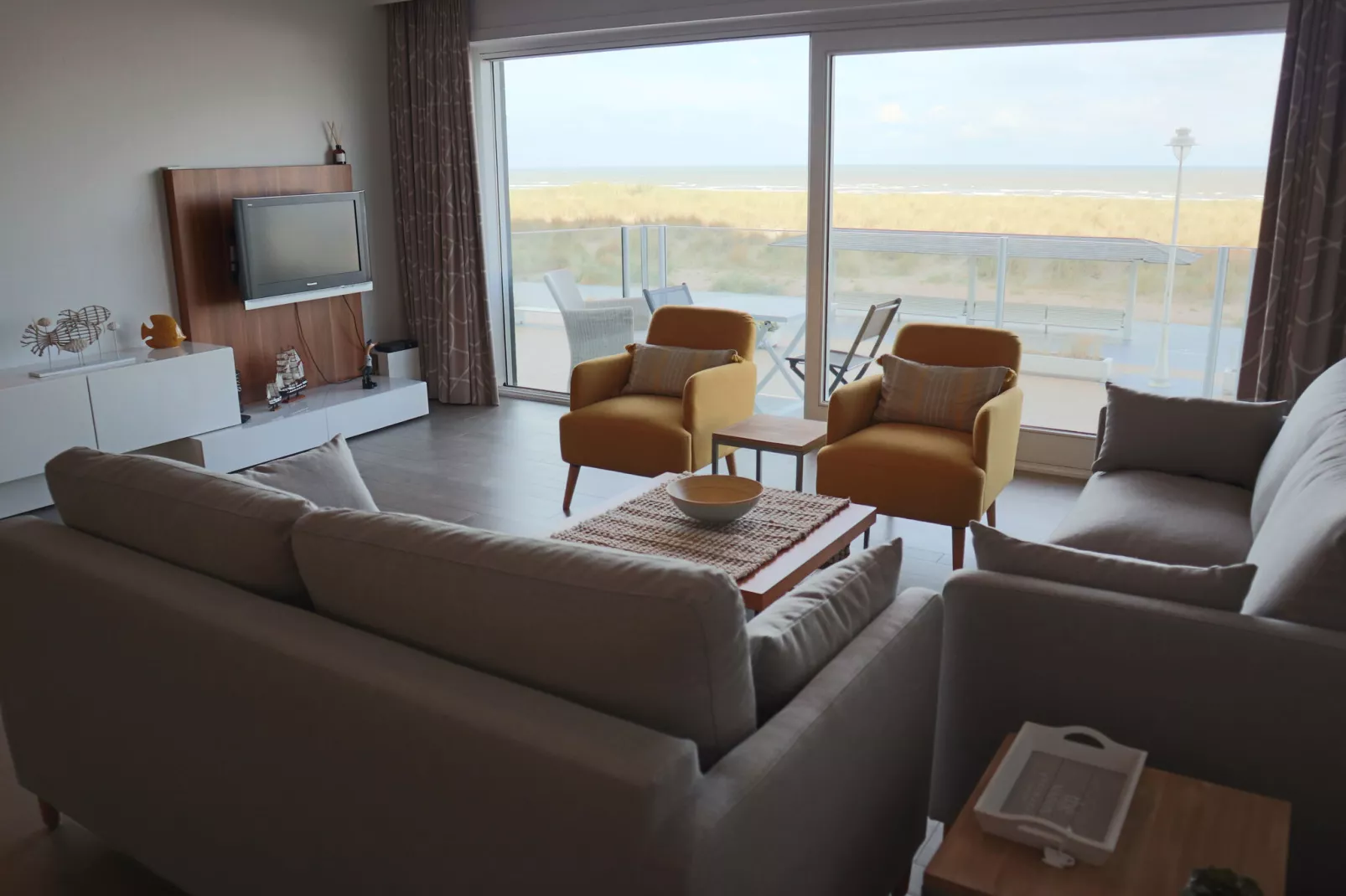 GARBI-Living room