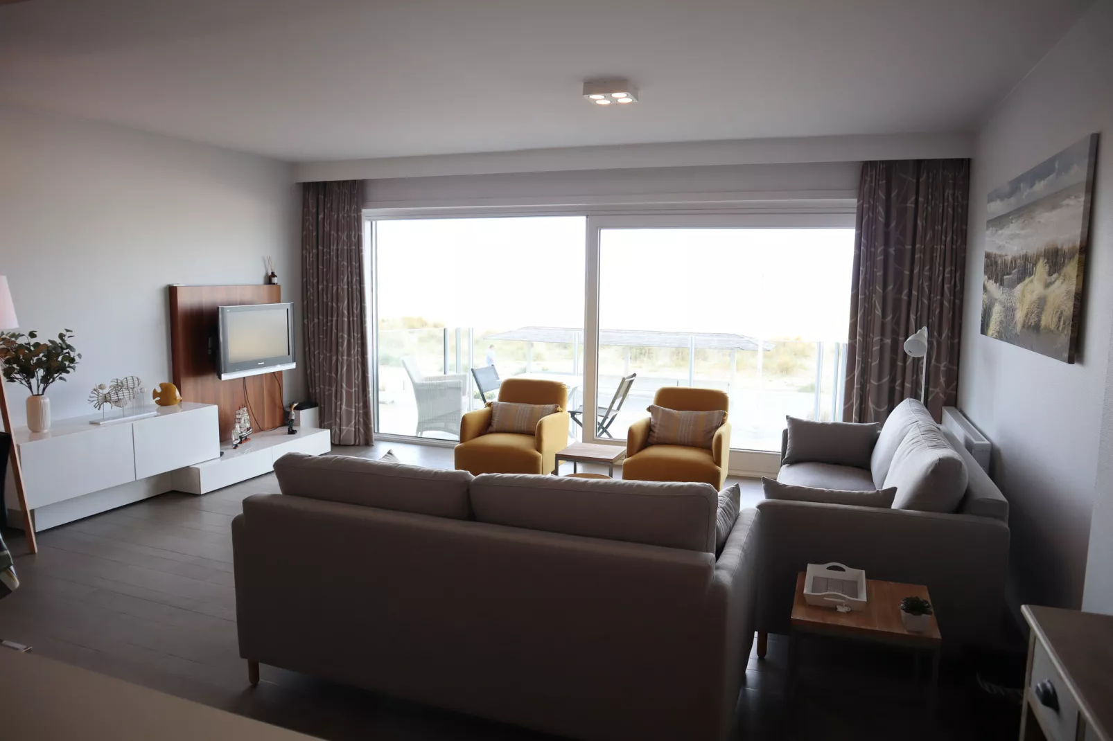 GARBI-Living room