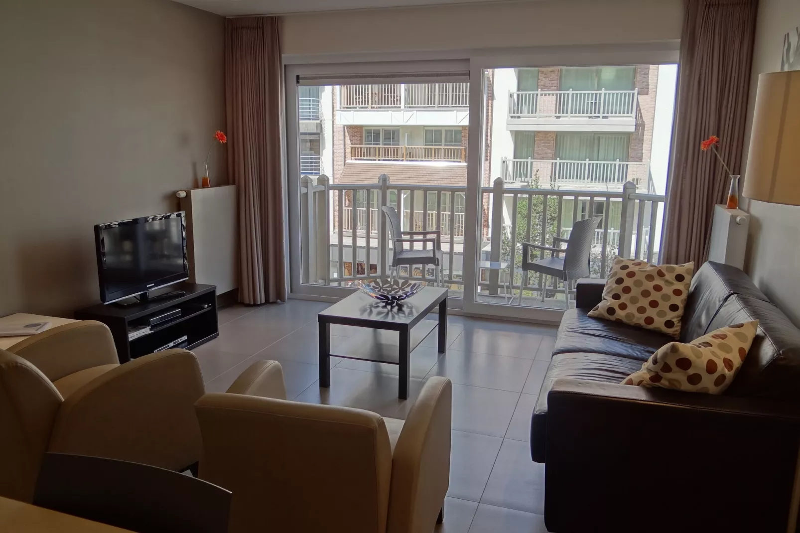 LECTUS 233/0201-Living room