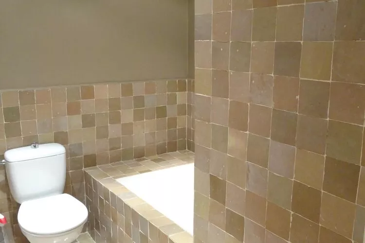 CASINO AB / A0104-Bathroom