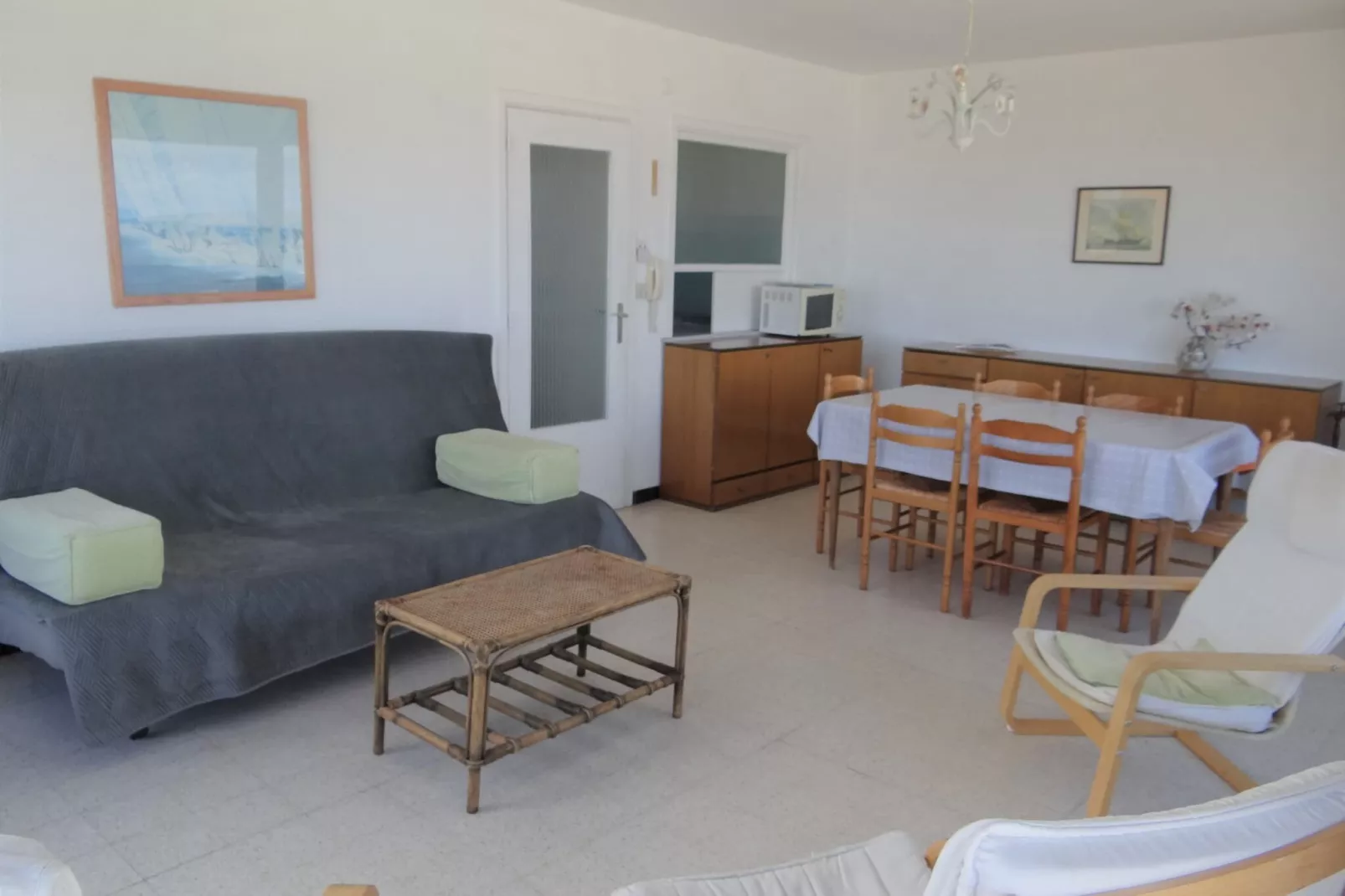 Ibis I 601-Living room