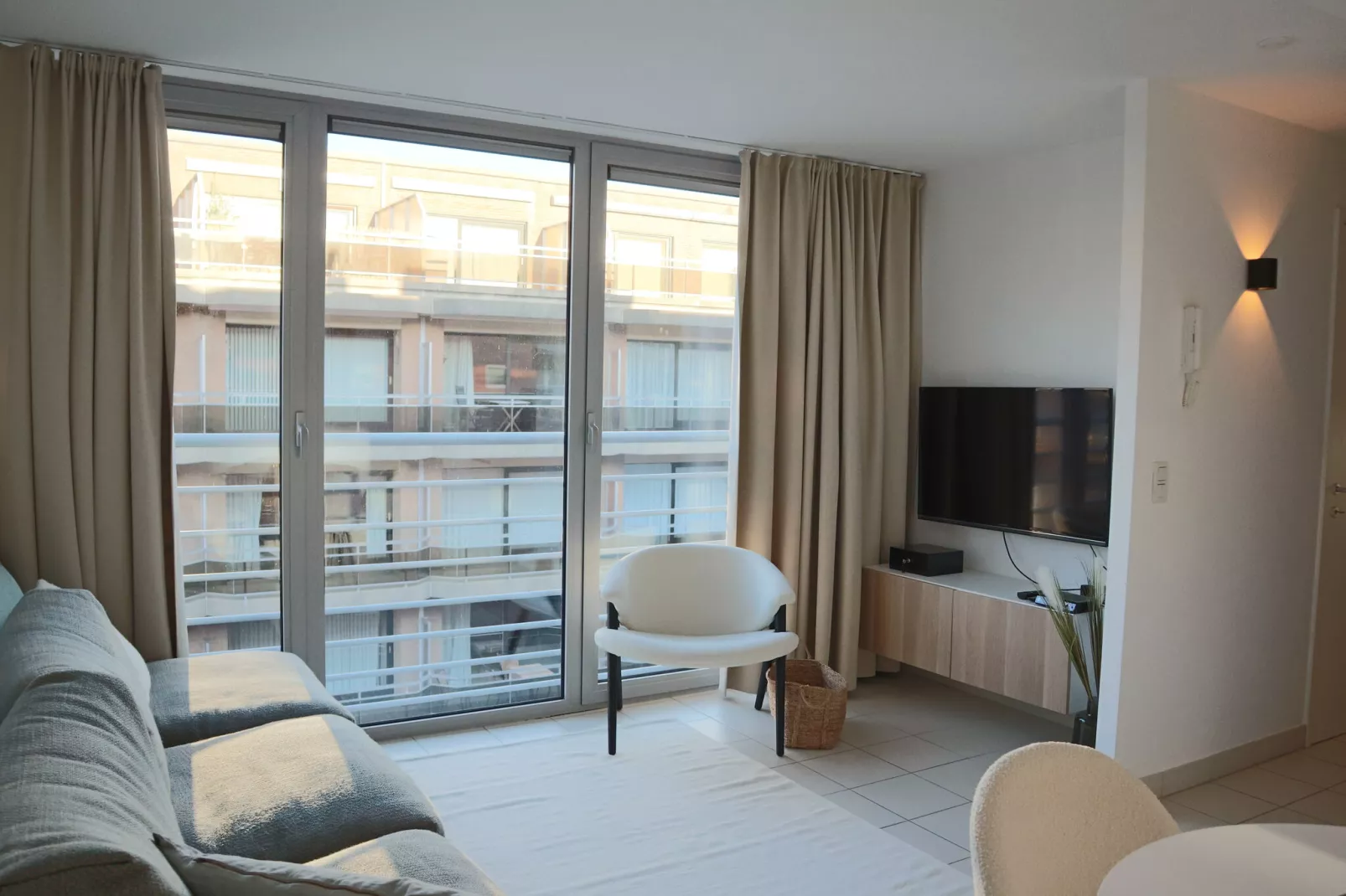 HUIZEWATER 403-Living room
