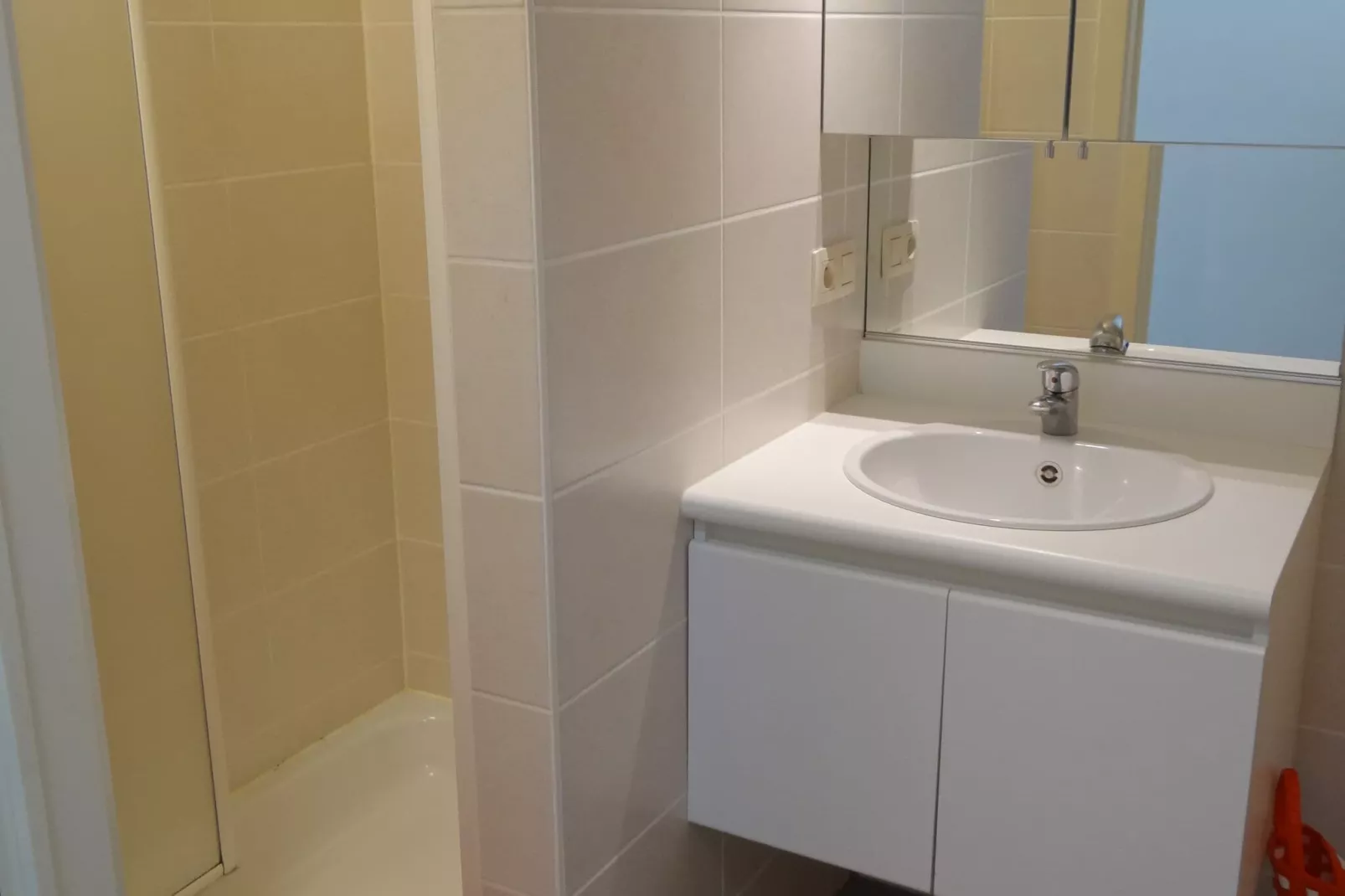 LECTUS I 5/0204PK-Bathroom