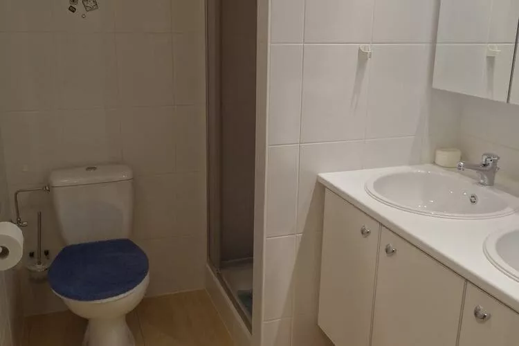 CASINO D2-Bathroom