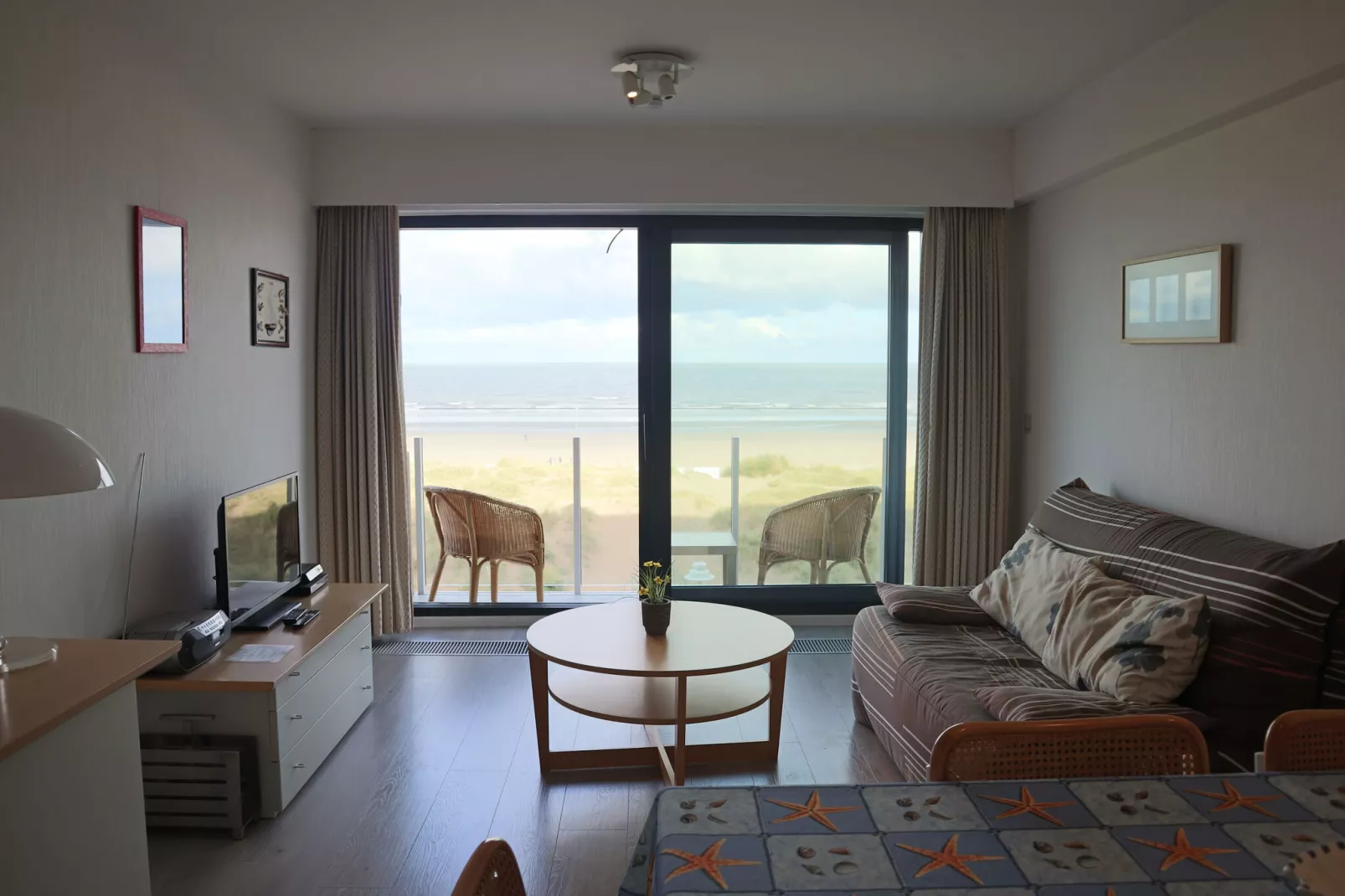 SEAGULL 302-Living room