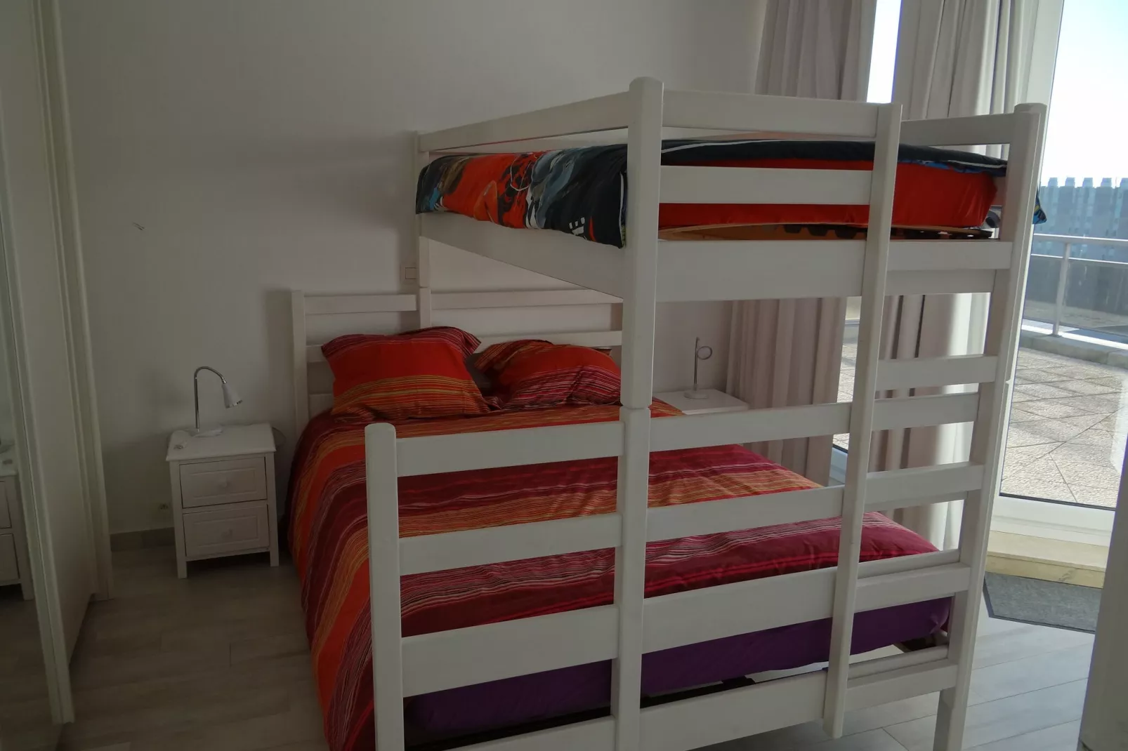 DEN OEVER V 903-Bedroom