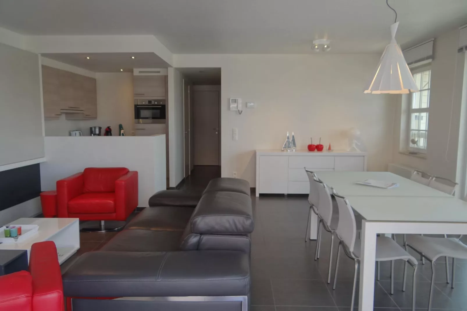 DOCKSIDE 0303-Living room
