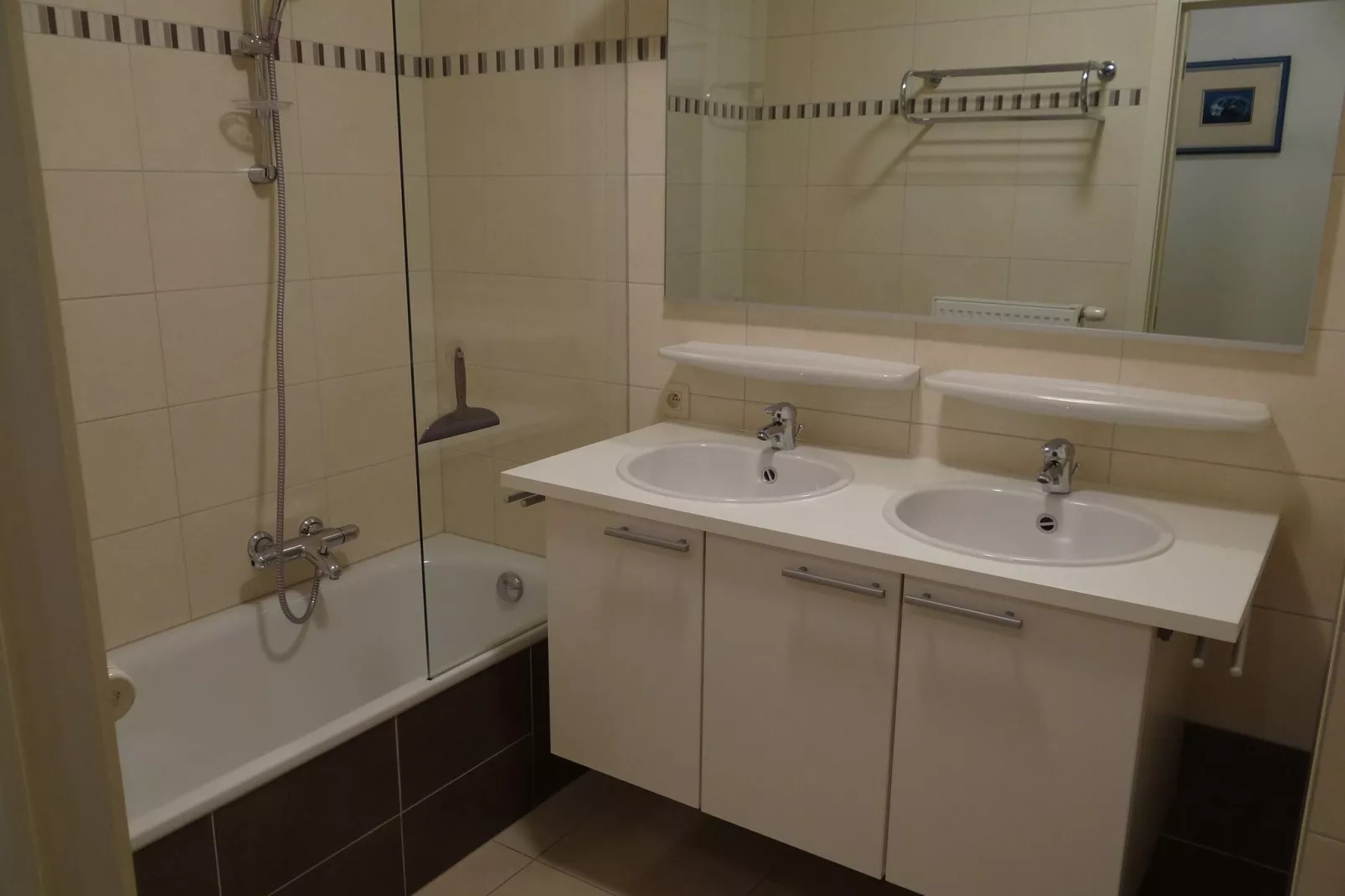 LECTUS I 3/0202GAR-Bathroom