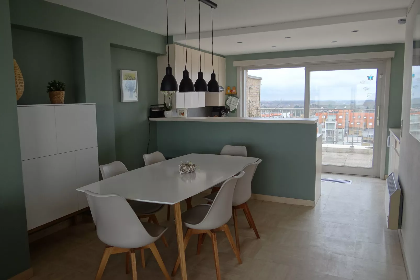 TIJL A 0901GAR-Dining room