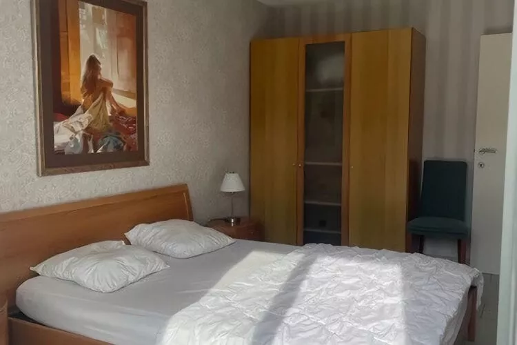 NEPTUNE60 0601GAR-Bedroom
