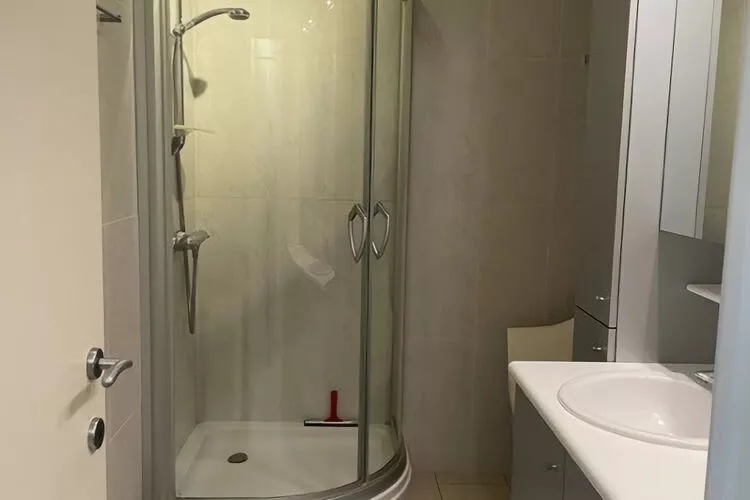 NEPTUNE60 0601GAR-Bathroom