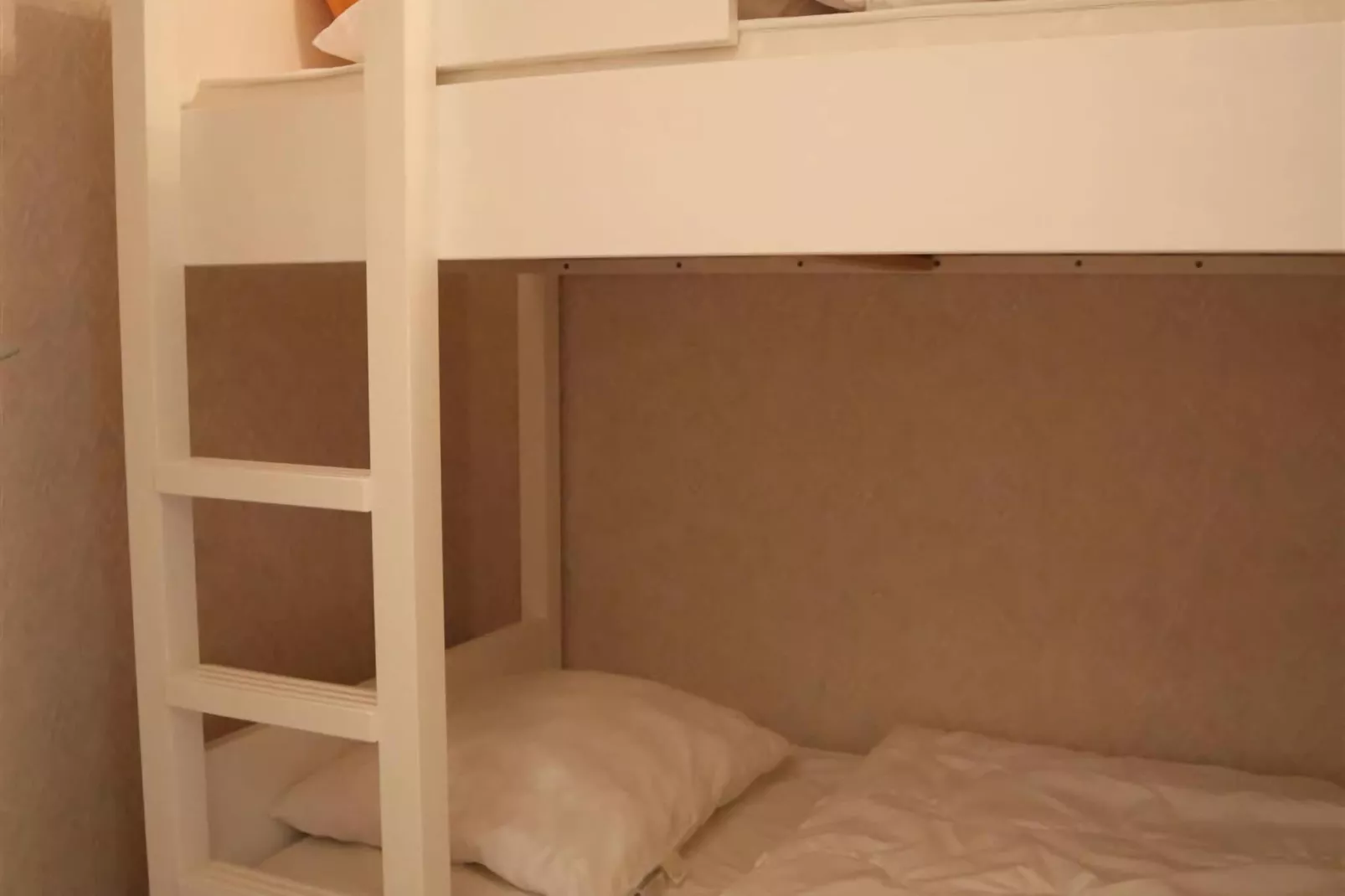 DEN OEVER IV 203-Bedroom