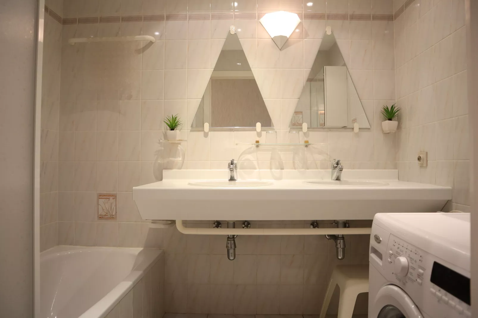 DEN OEVER IV 203-Bathroom
