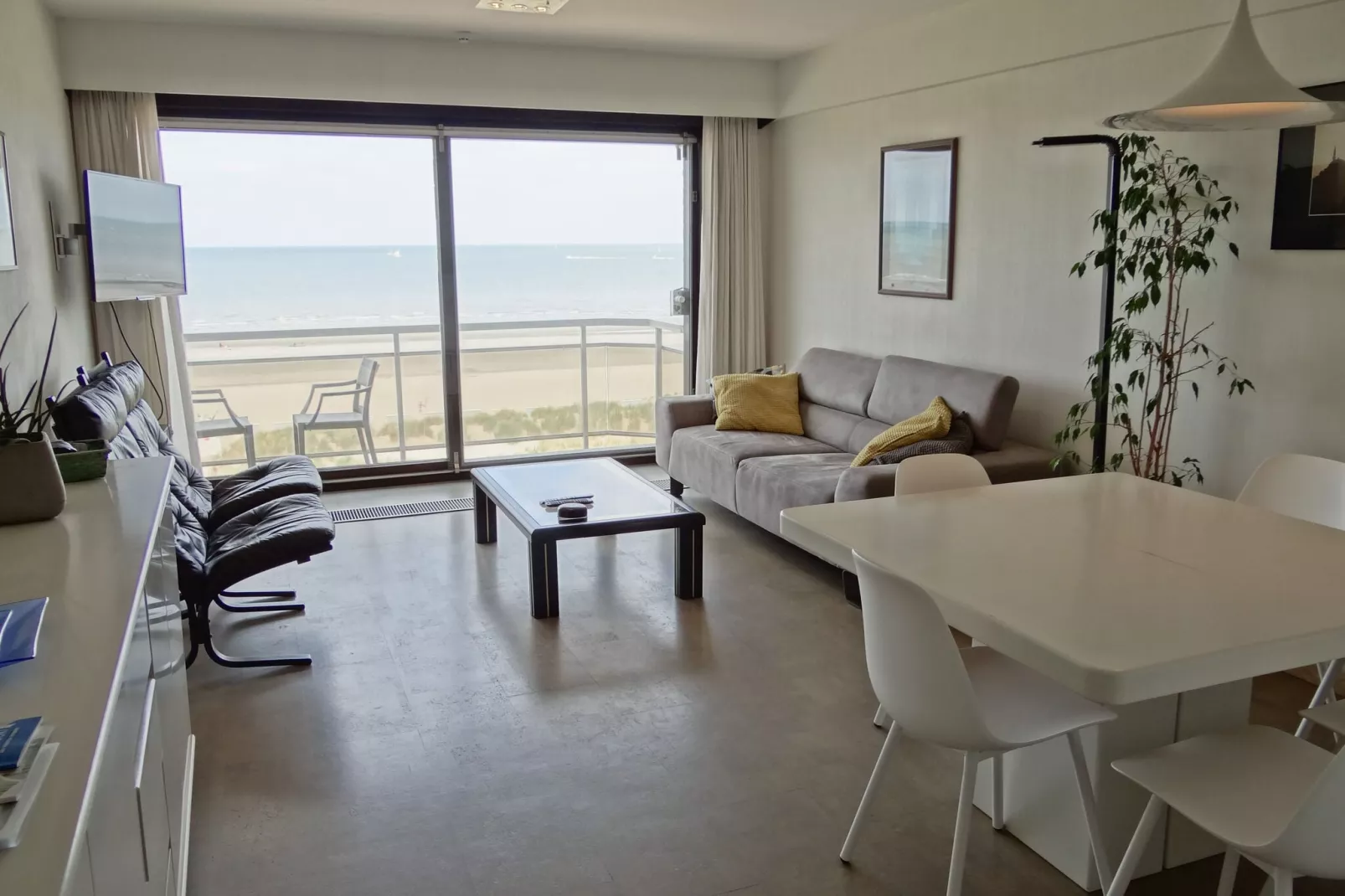 ZEEMEERMIN 502-Living room