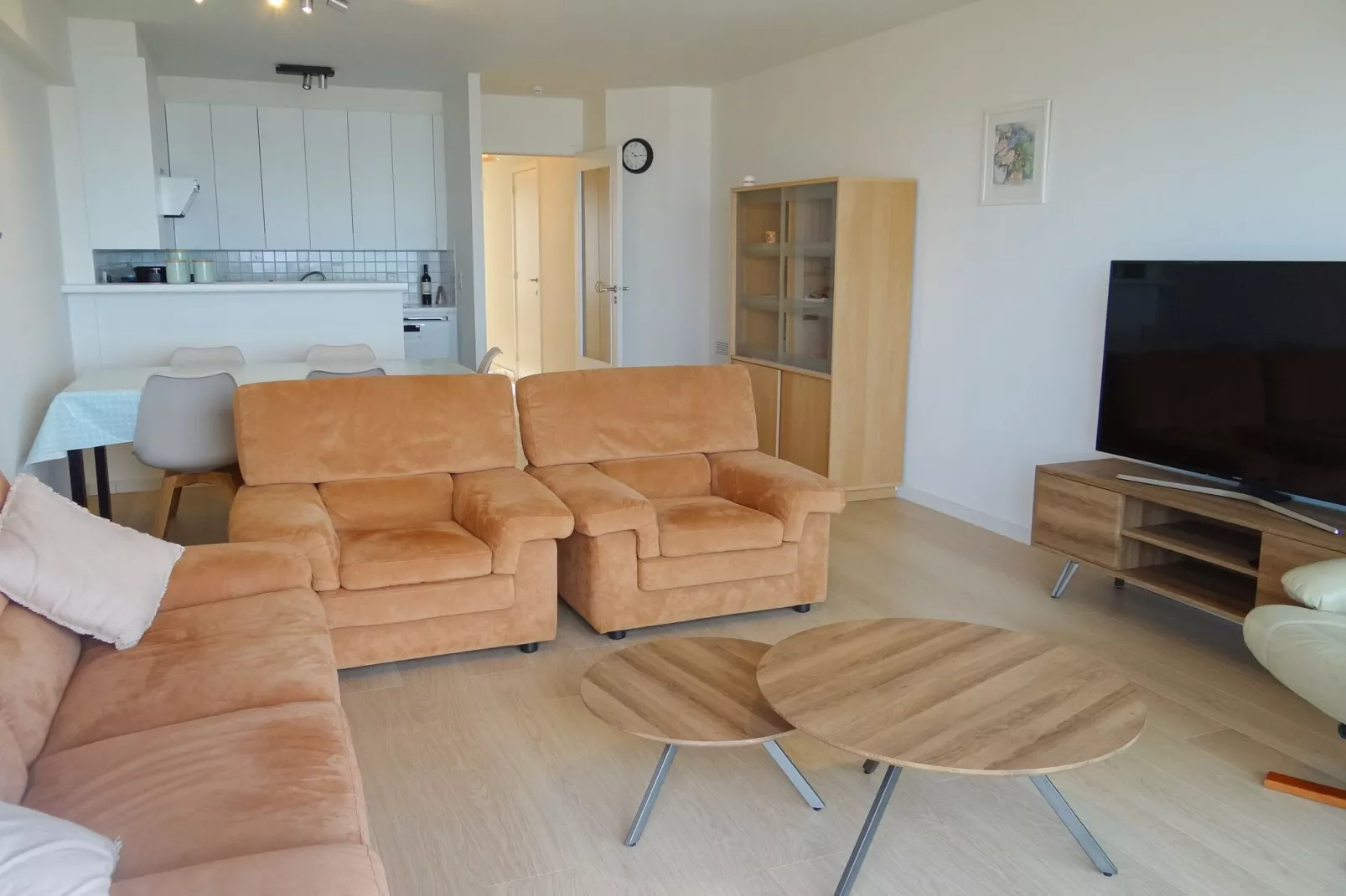 TIJL A 702-Living room