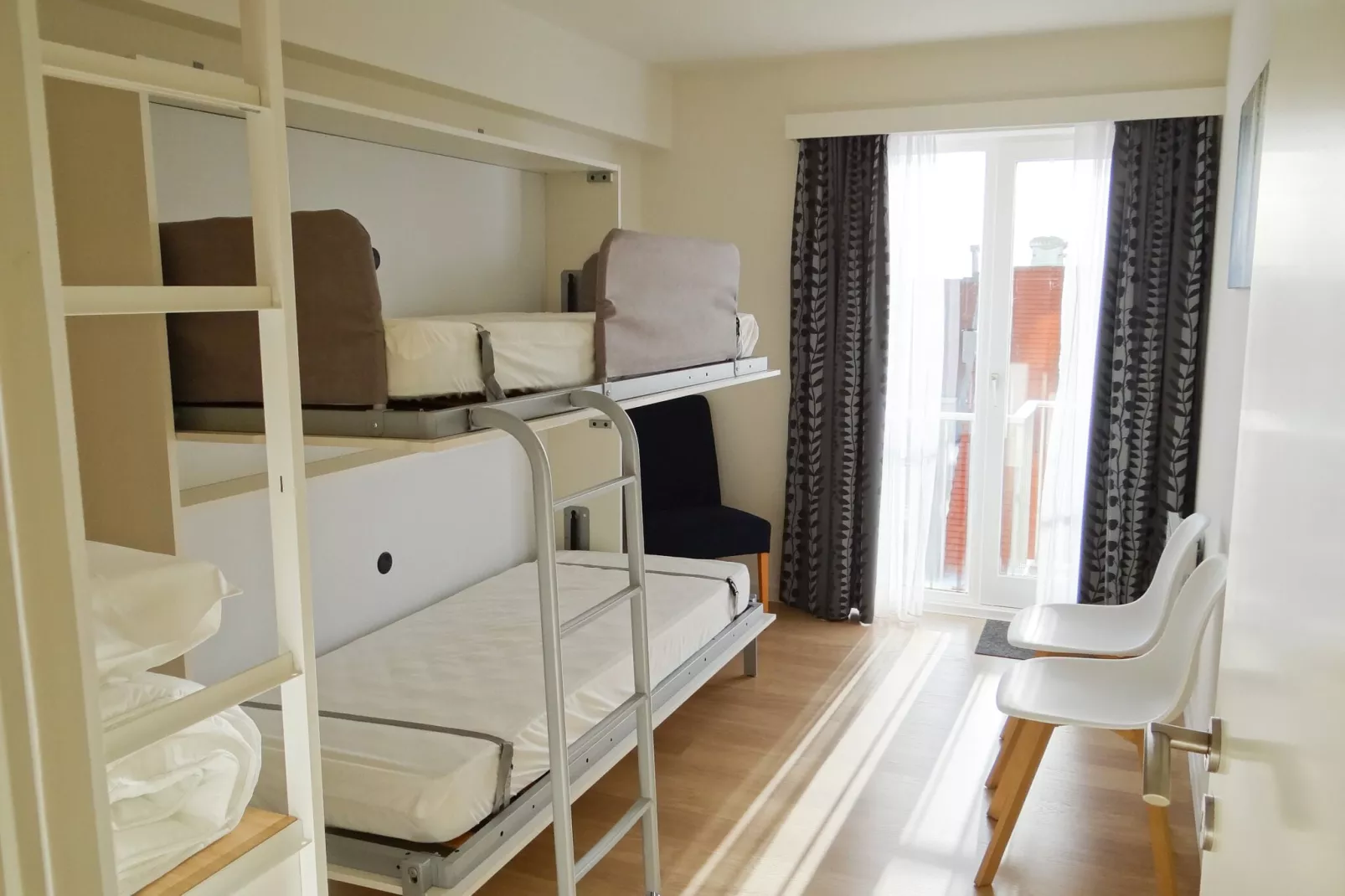 TIJL A 702-Bedroom