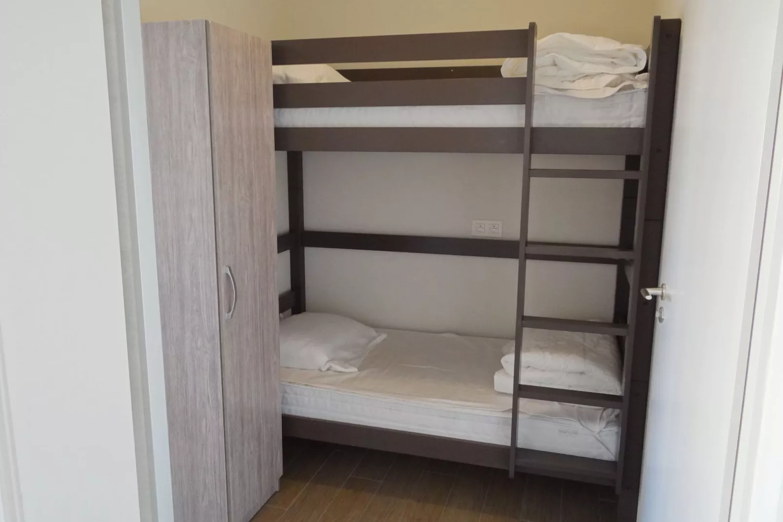 WIELINGERBANK E 404-Bedroom