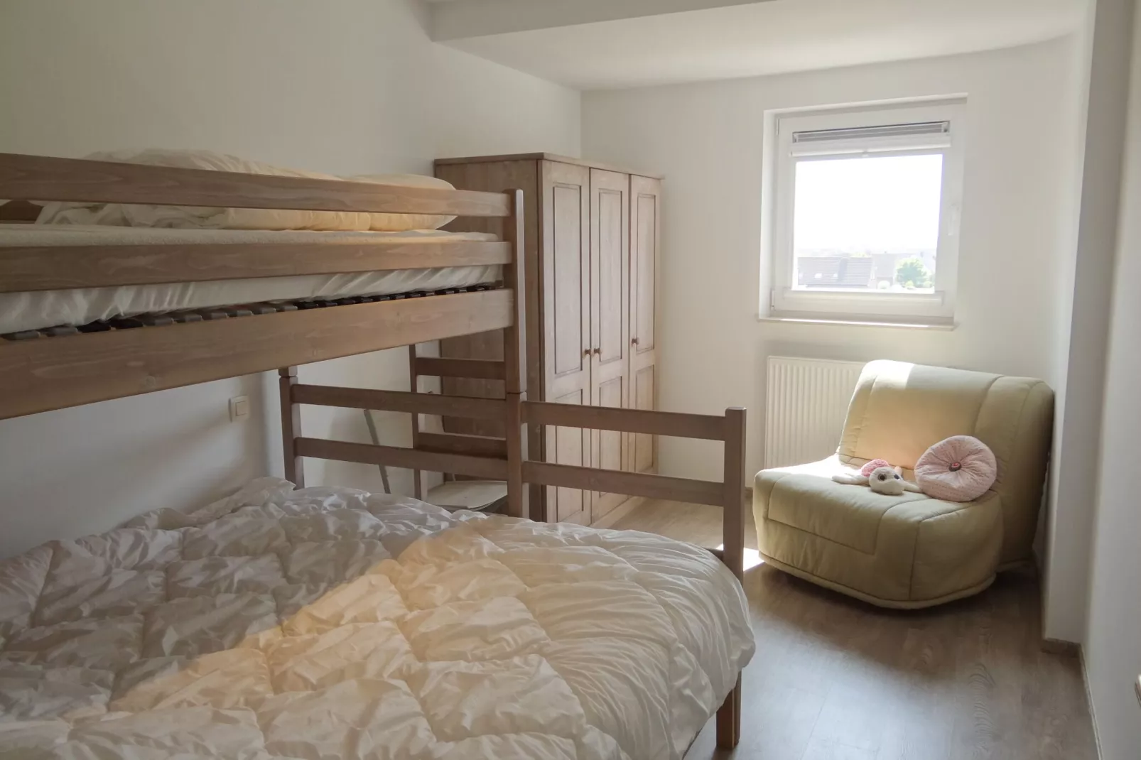 LELANTINA 303-Bedroom