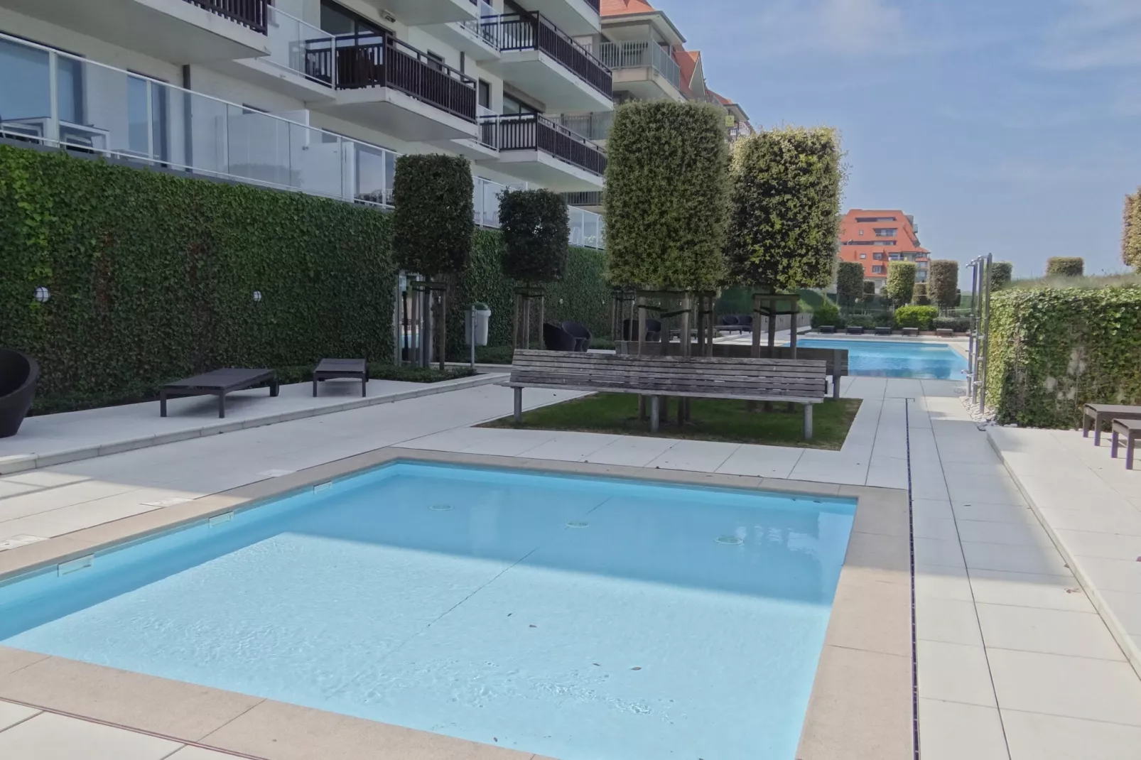 LELANTINA 303-Pool