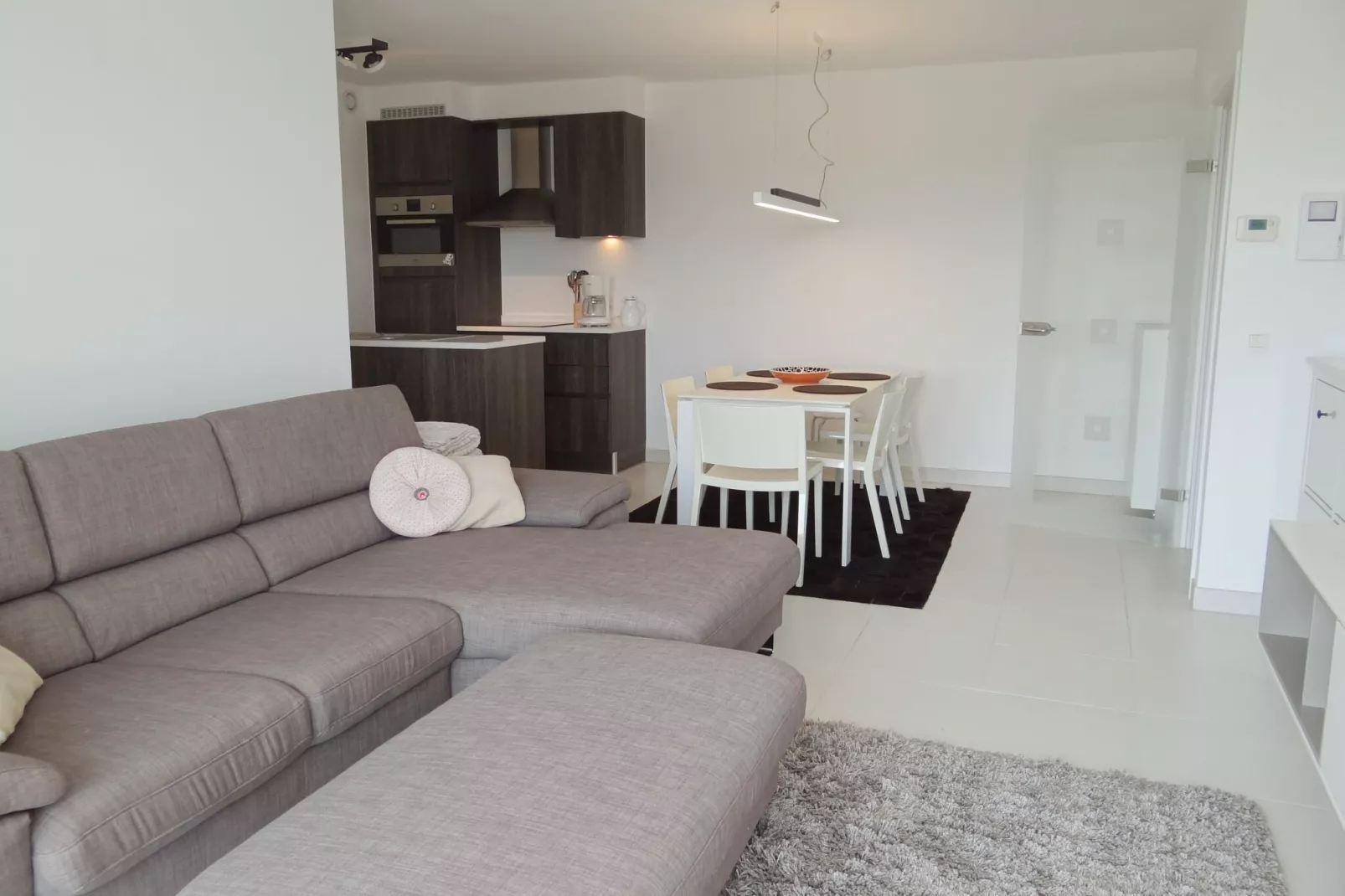 LELANTINA 303-Living room