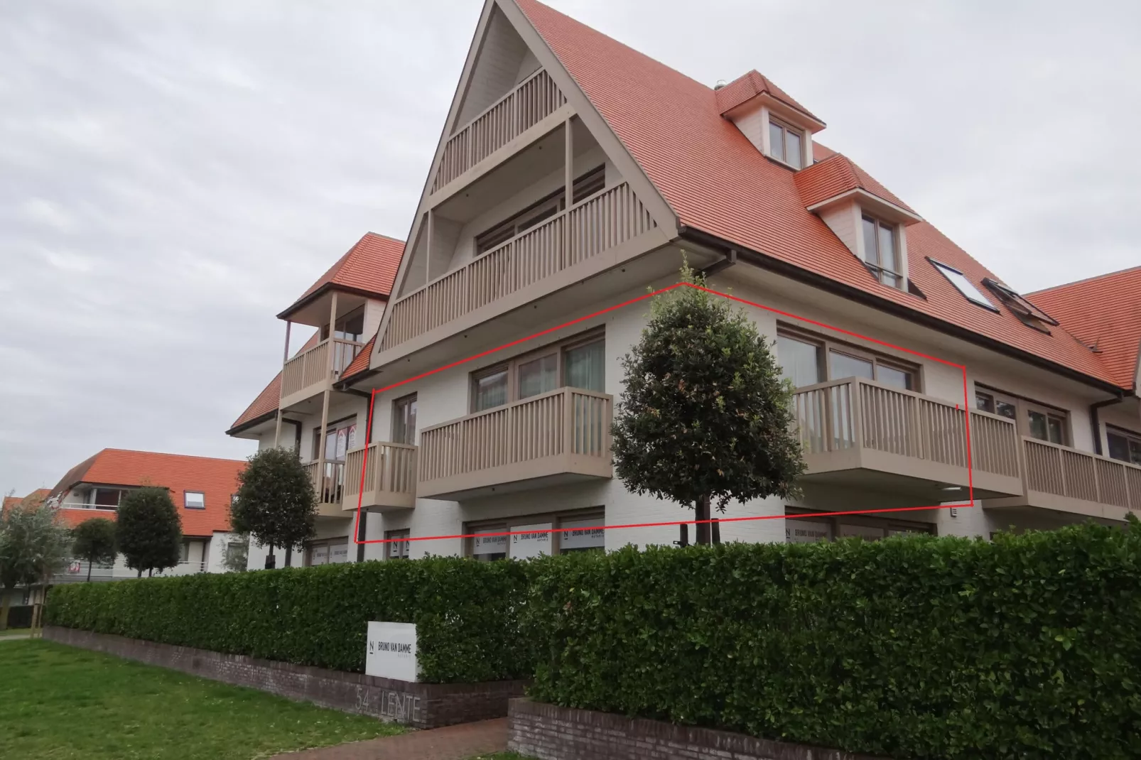 LENTE 0105GAR-Exterior summer